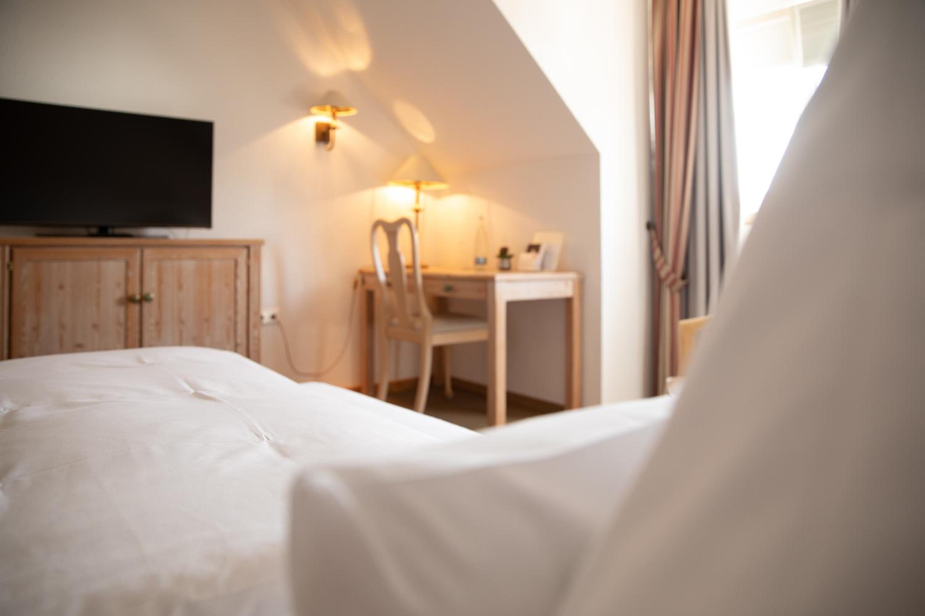 Double Room with Balcony - Photo 4