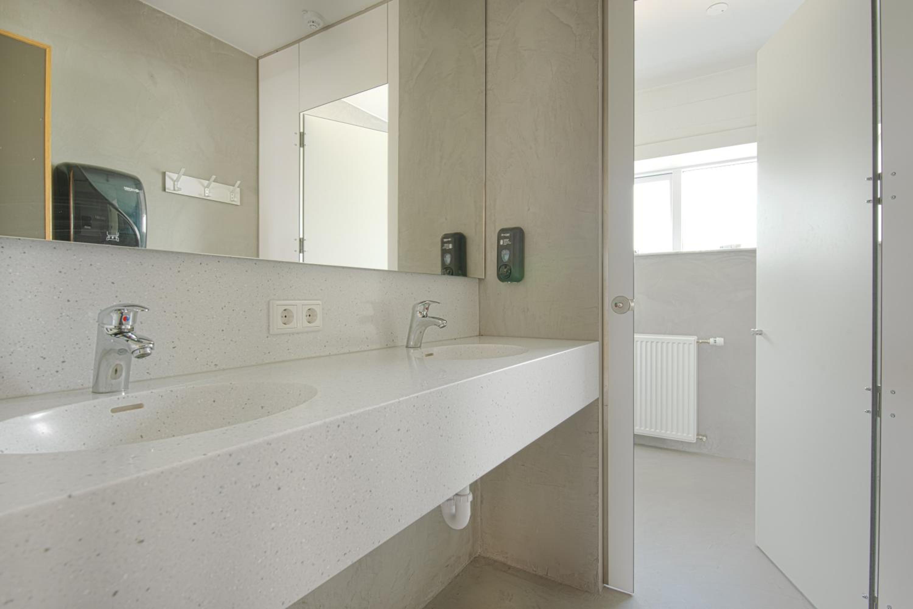 Quadruple Room With Shared Bathroom photo 3