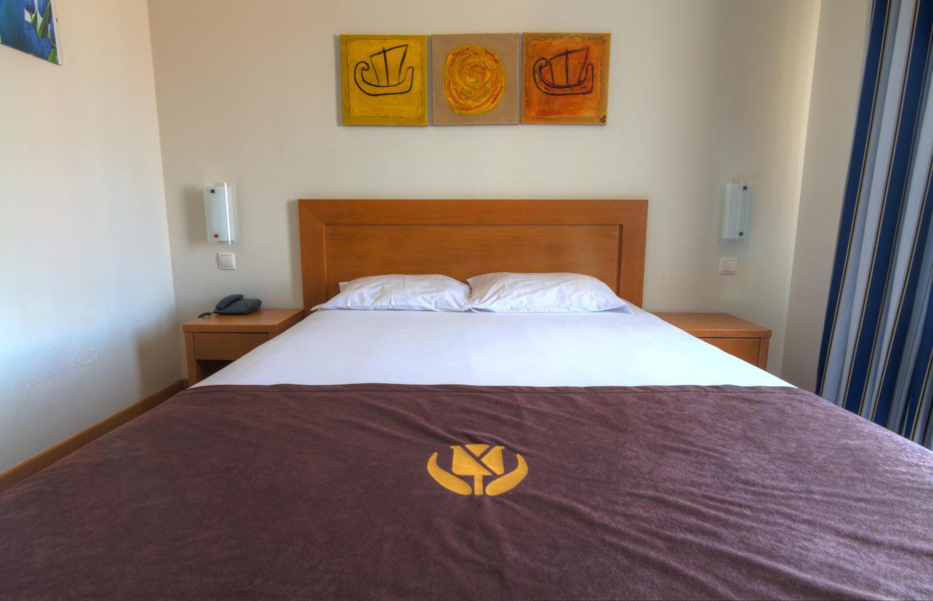 Standard Twin Room - Photo 11