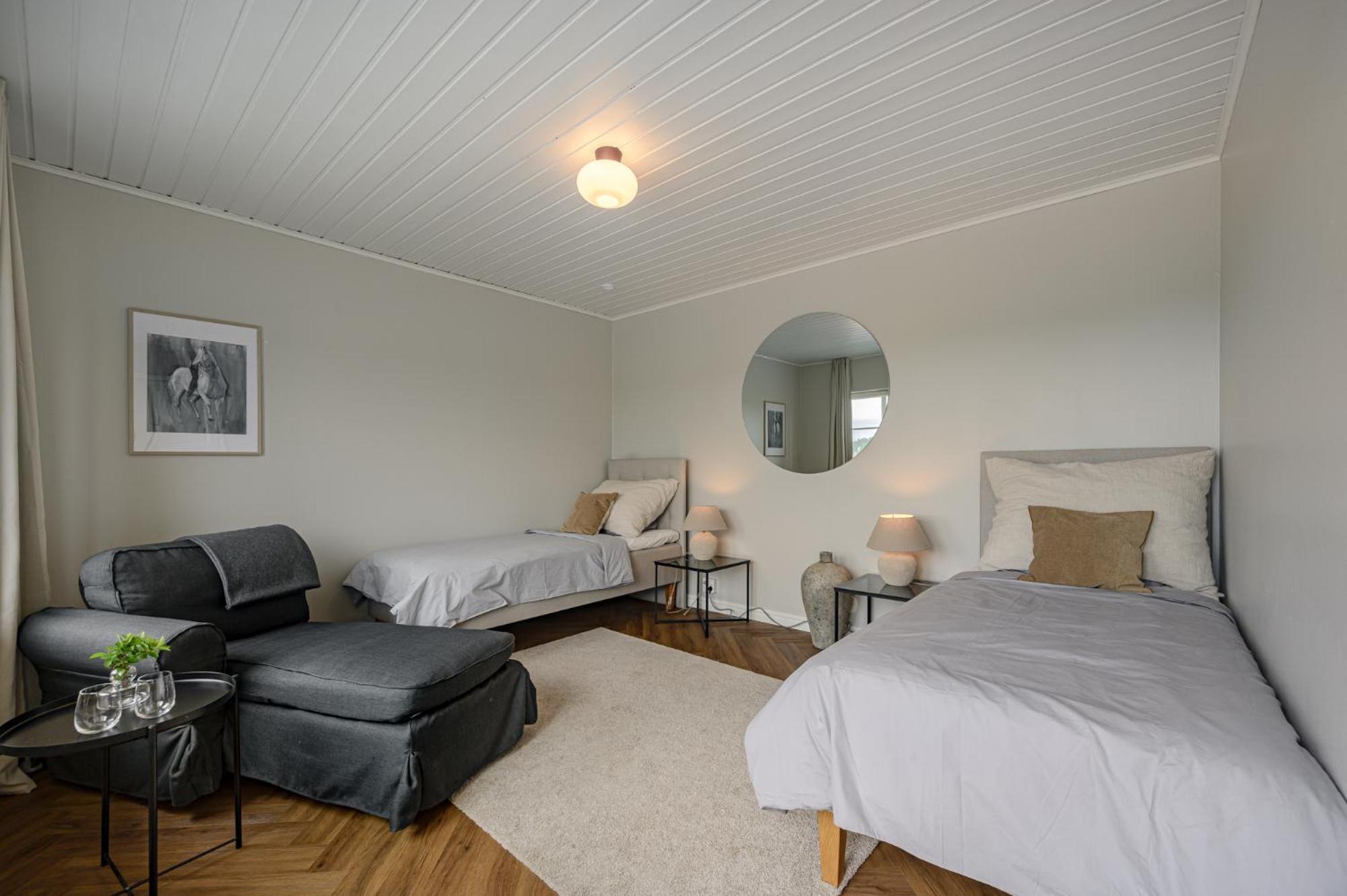 Twin Room with Bathroom photo 1