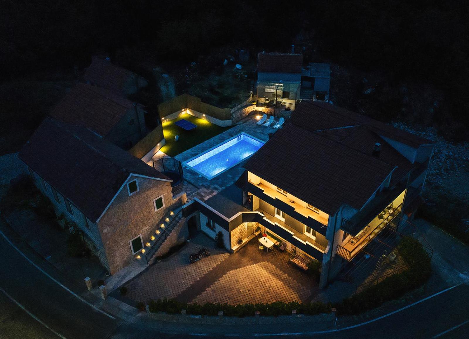 Villa photo 2