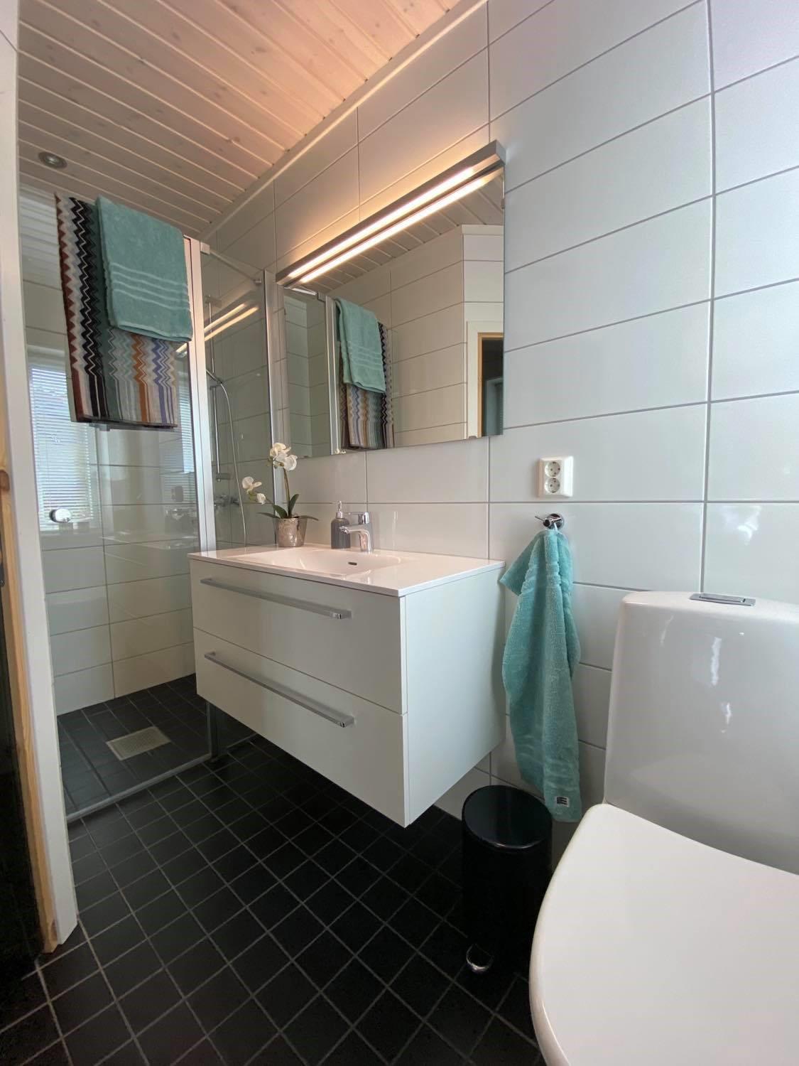 Three-Bedroom Apartment - Photo 4