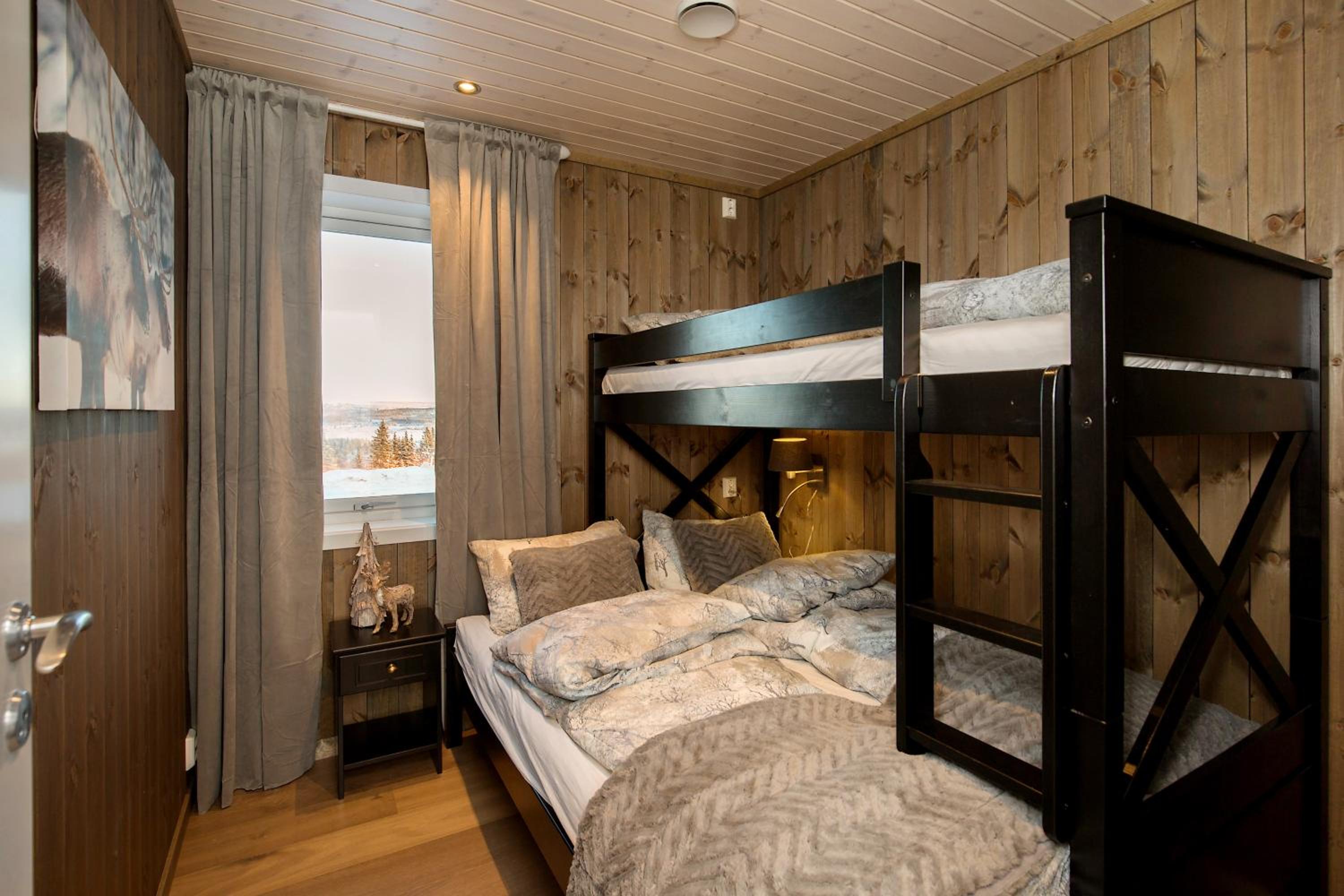 Three-Bedroom Apartment - Photo 37