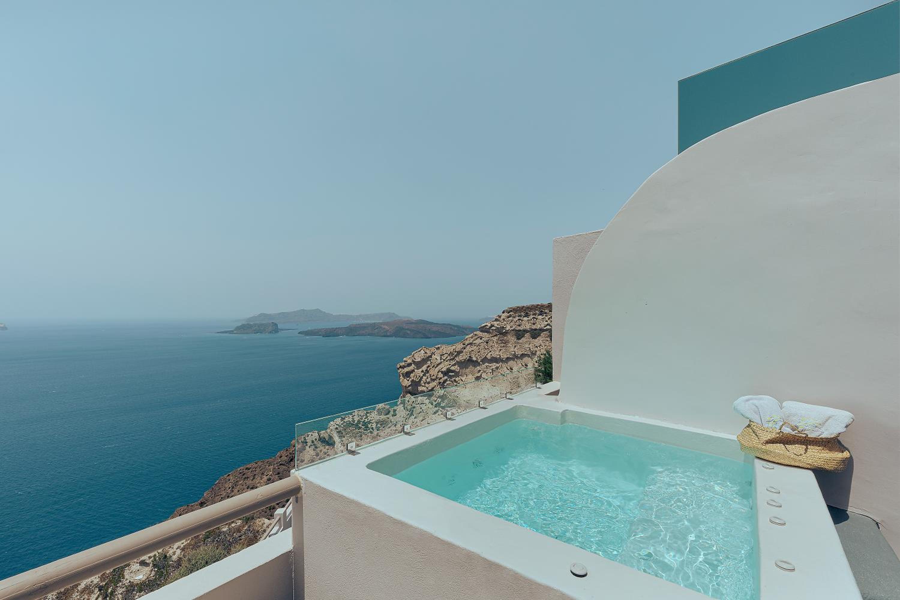 Jacuzzi Suite with Volcano View - Photo 36