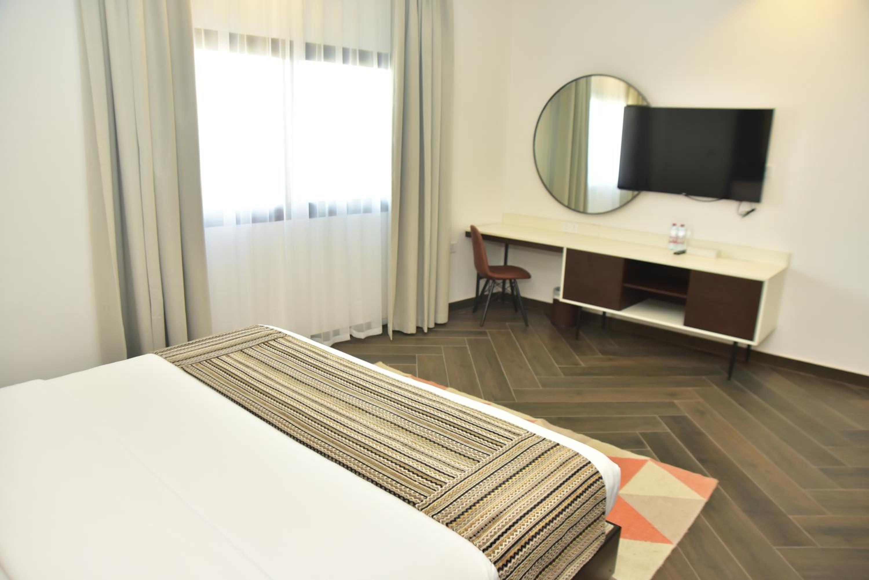 Waterfall One Bedroom Suite - Includes Complimentary Emirates Park Zoo Entry Tickets photo 3