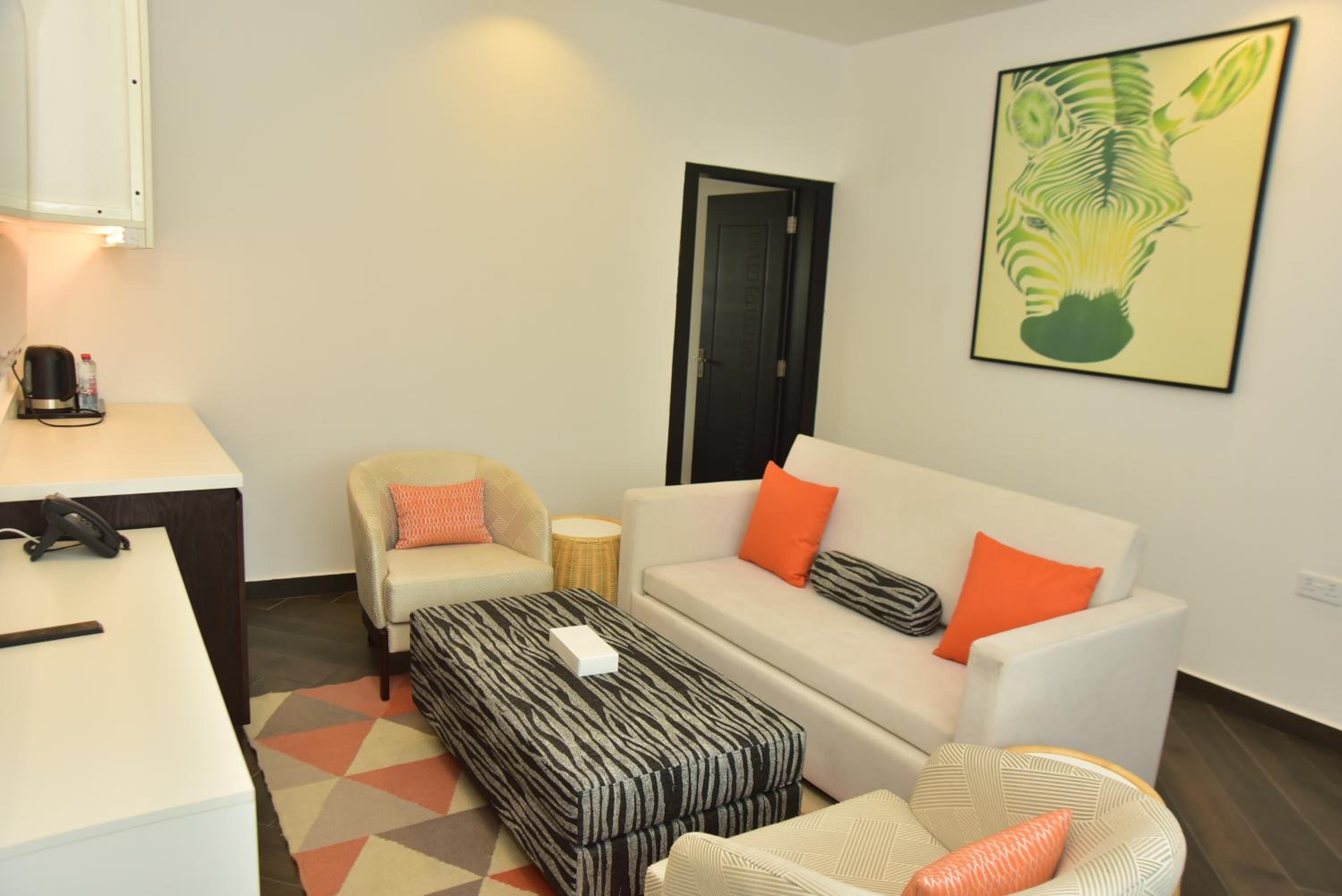 Waterfall One Bedroom Suite - Includes Complimentary Emirates Park Zoo Entry Tickets photo 2