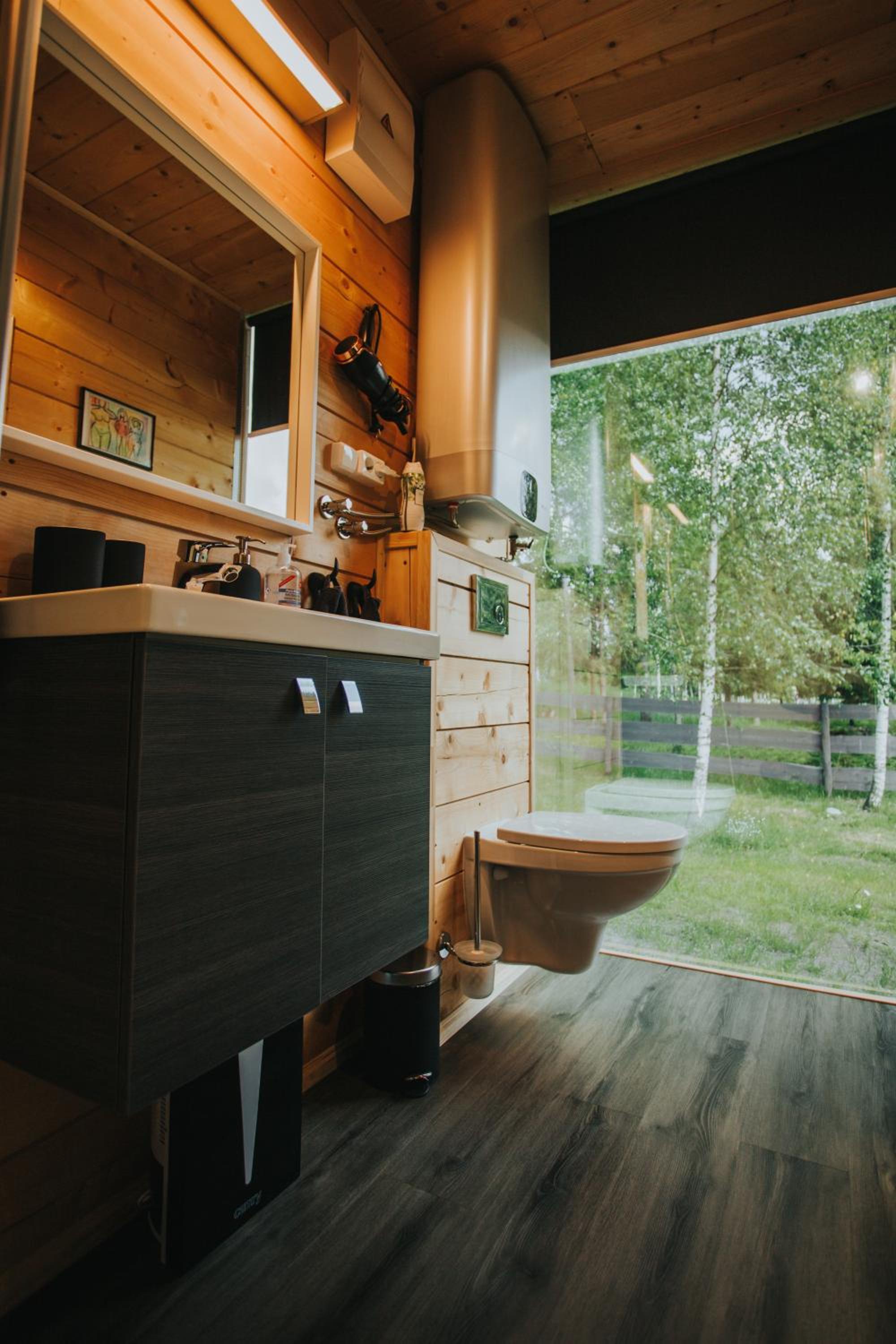 One-Bedroom House - Photo 26