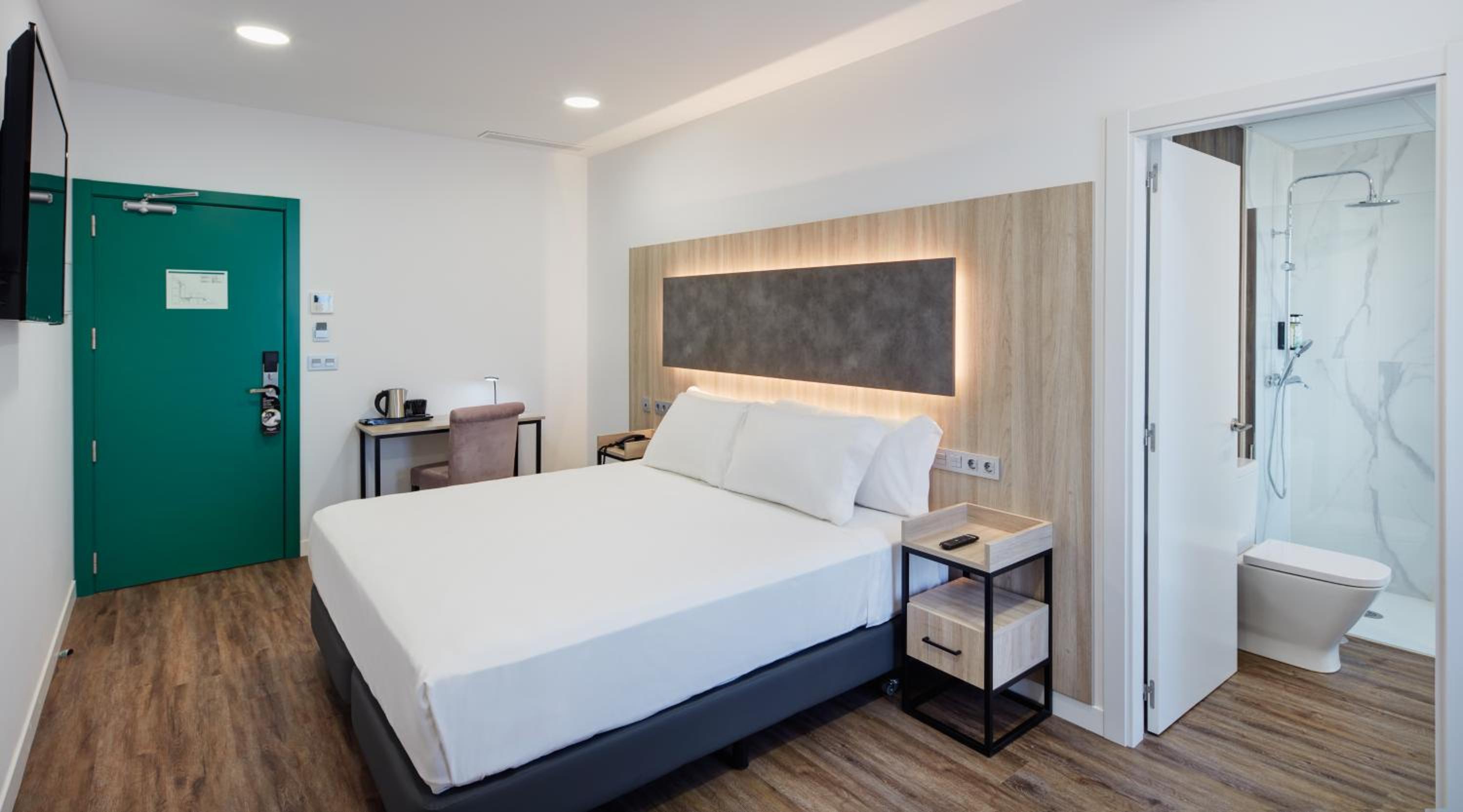 Standard Twin Room - Photo 1