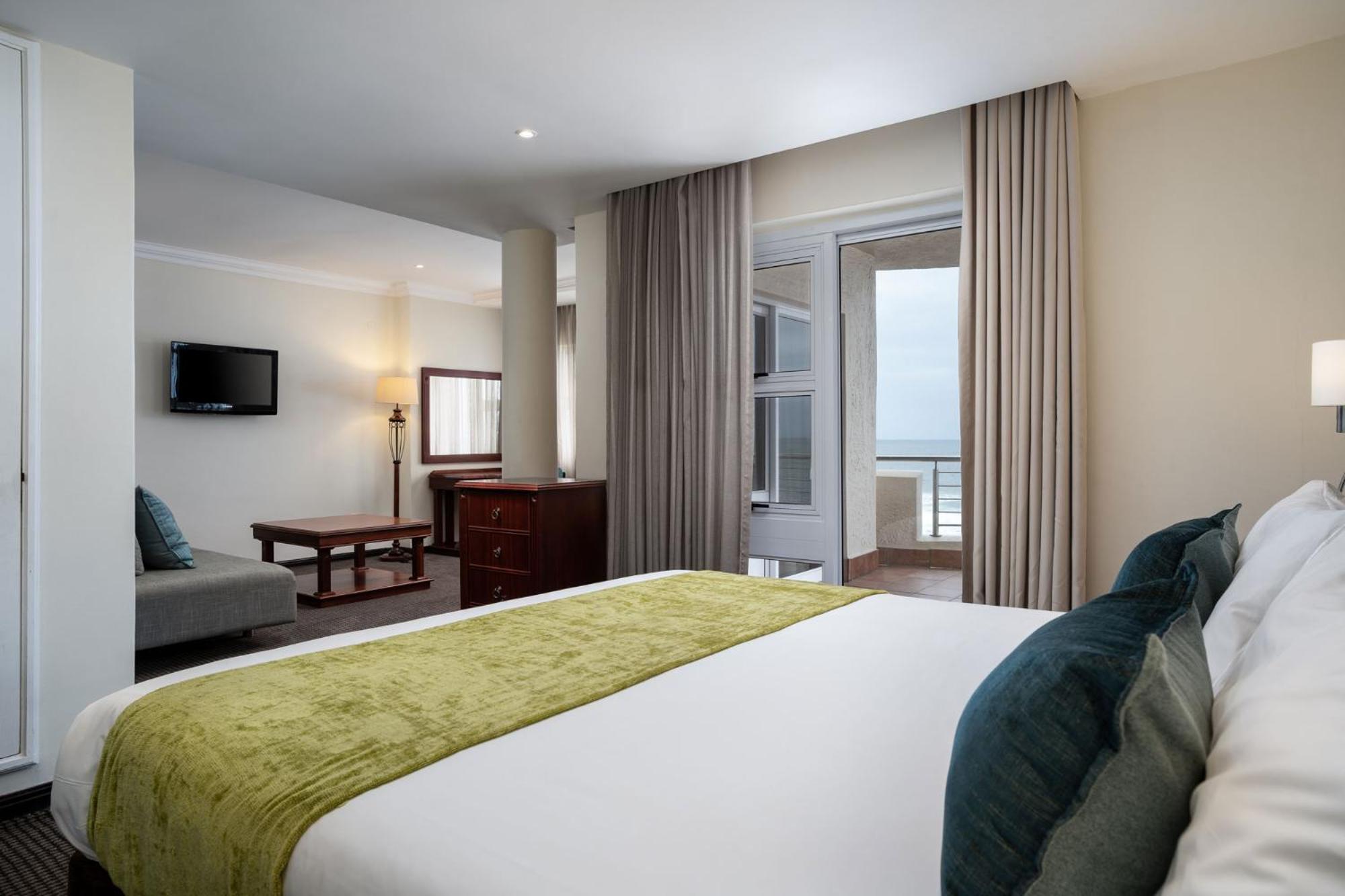 Ambassador Suite - Photo 2
