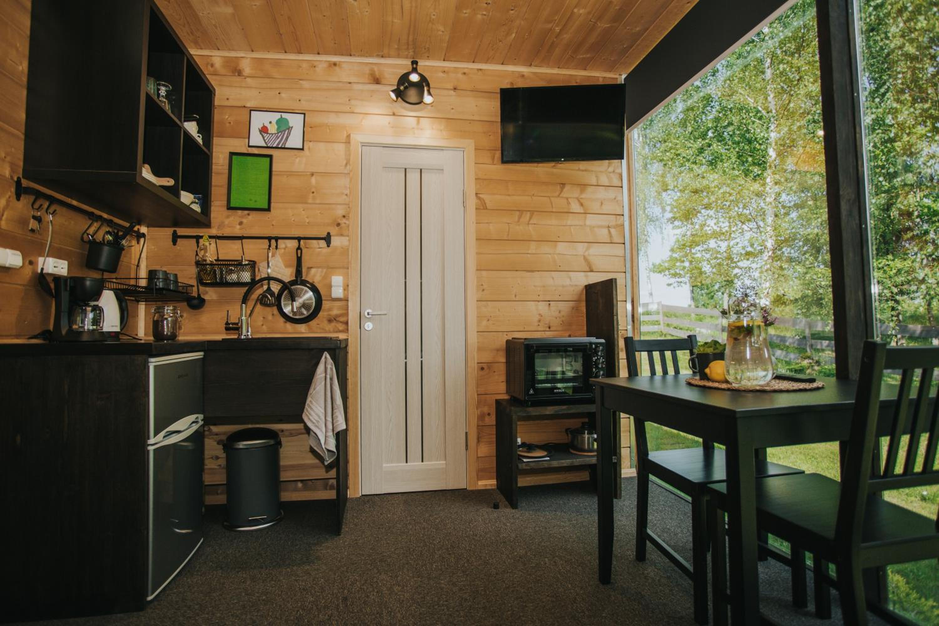 One-Bedroom House - Photo 21