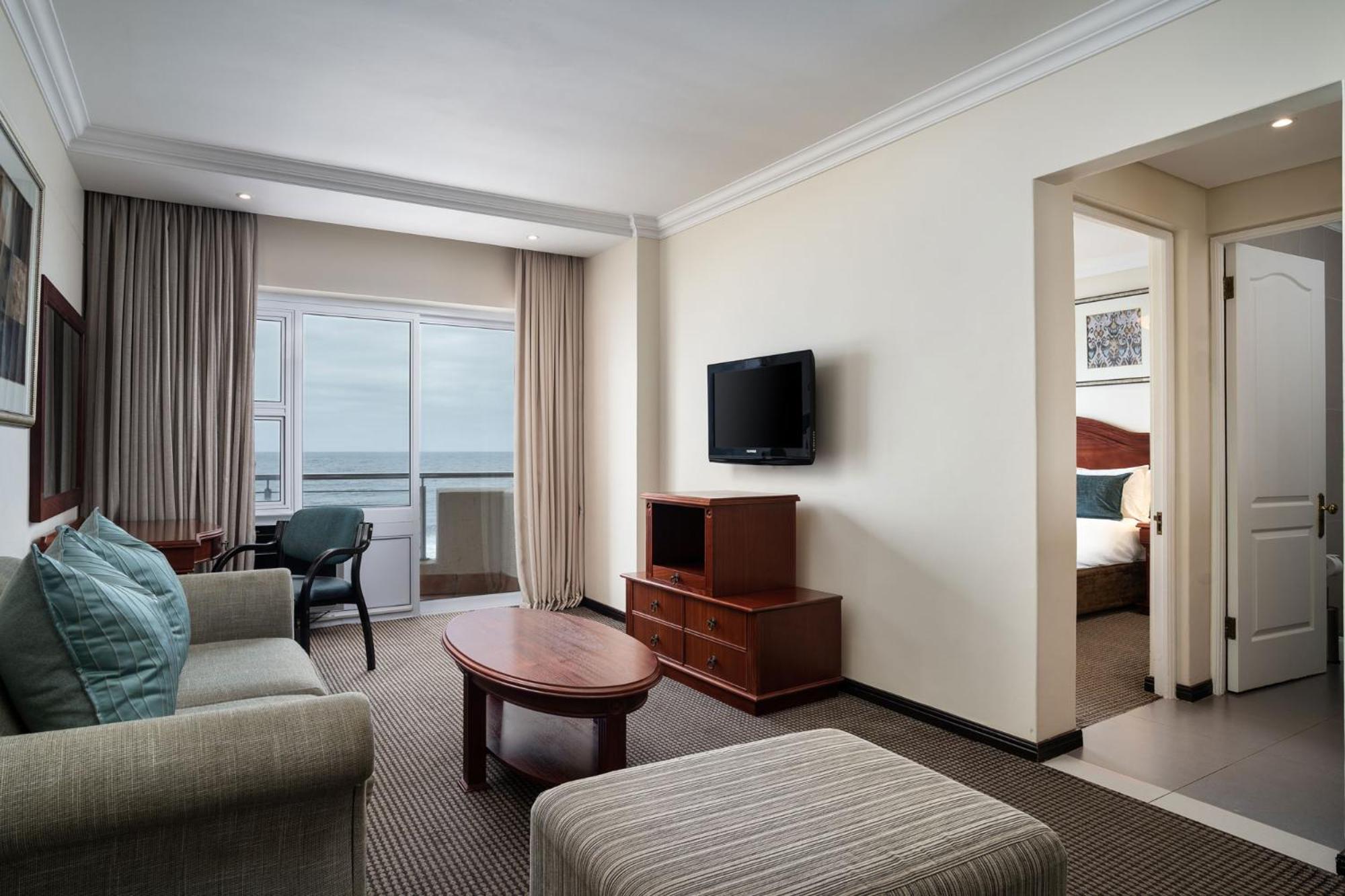 Two Bedroom Suite - Photo 4