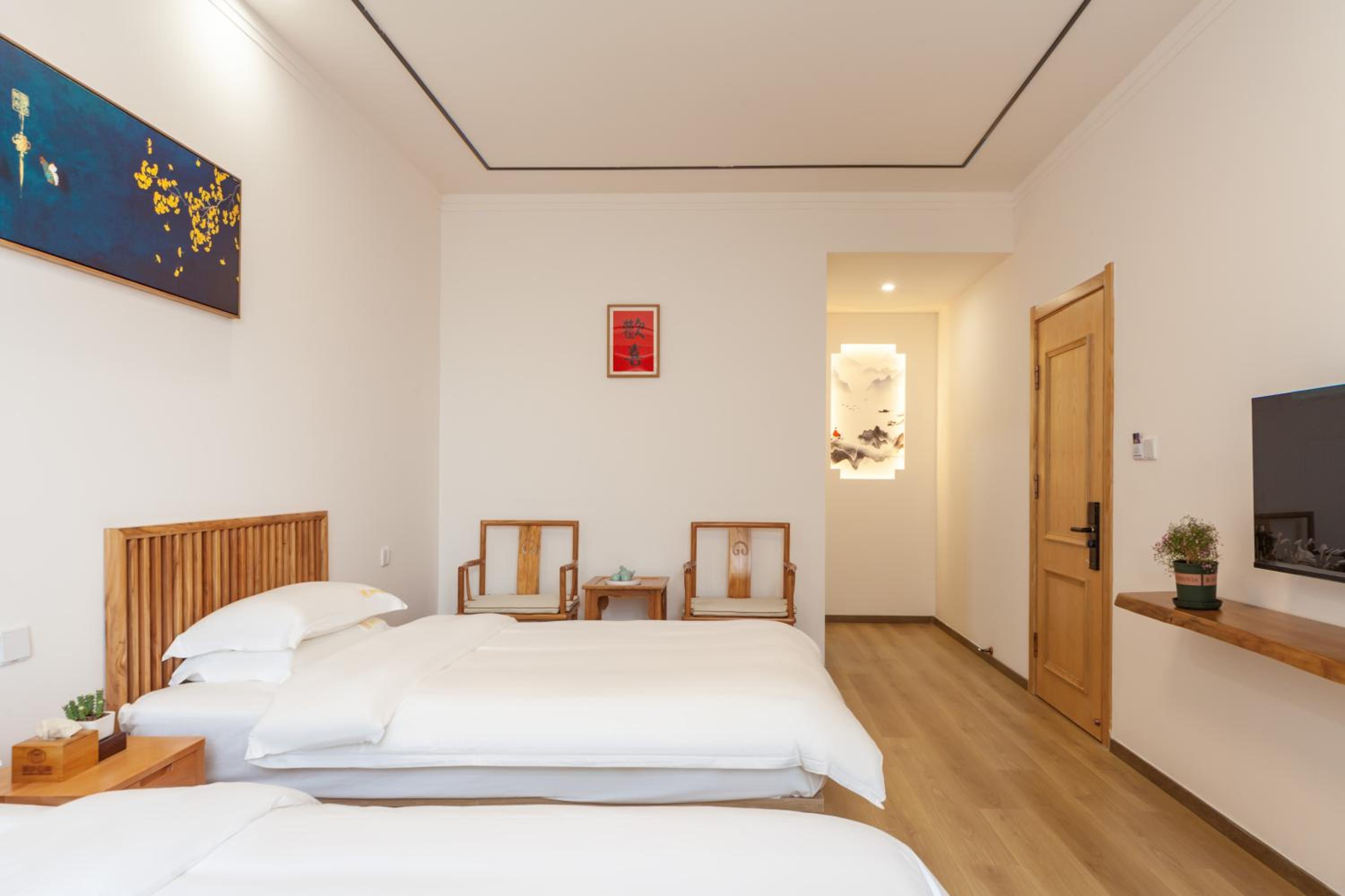 Premium Twin Room photo 3