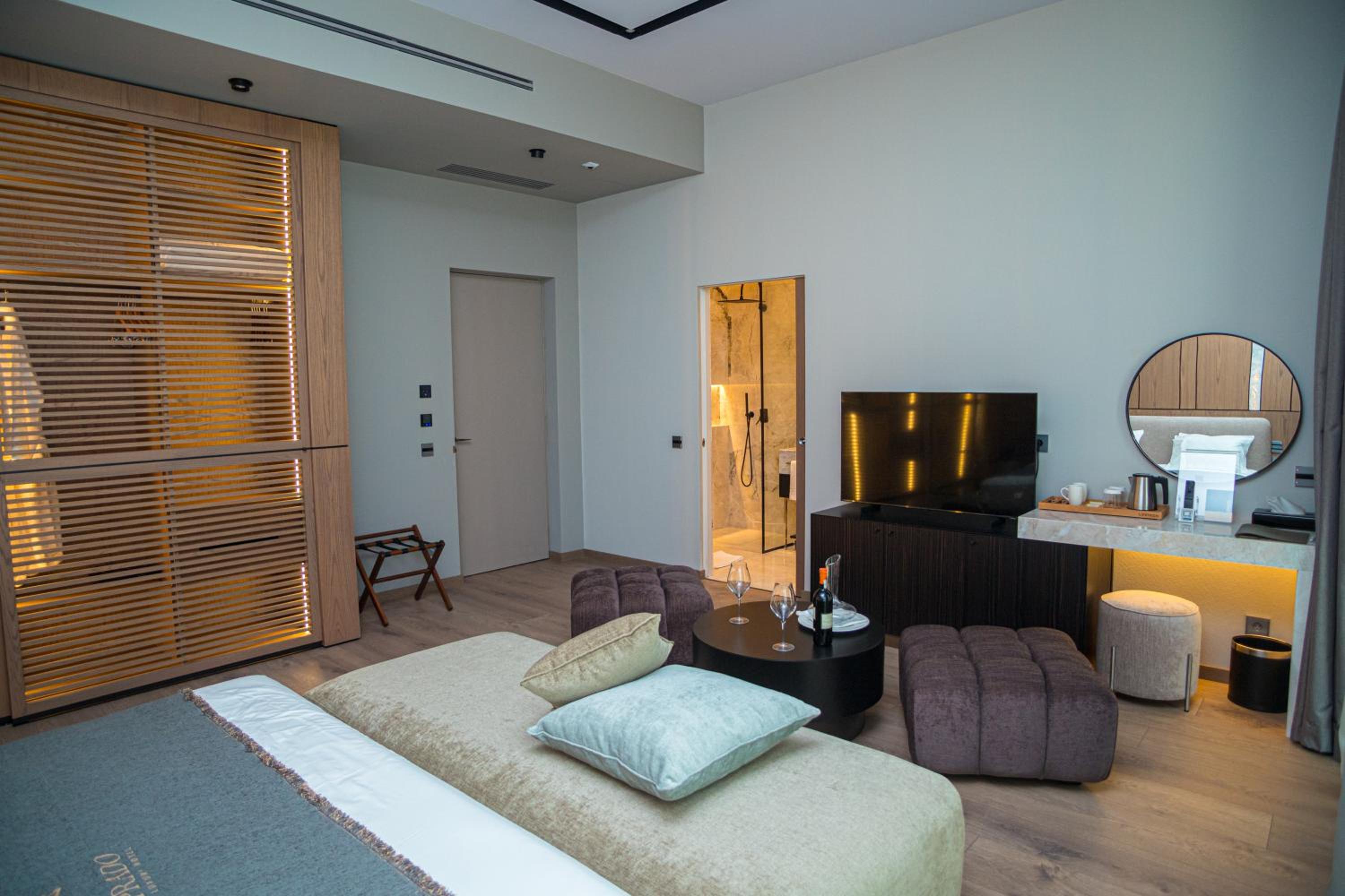 Junior Suite with Balcony photo 2