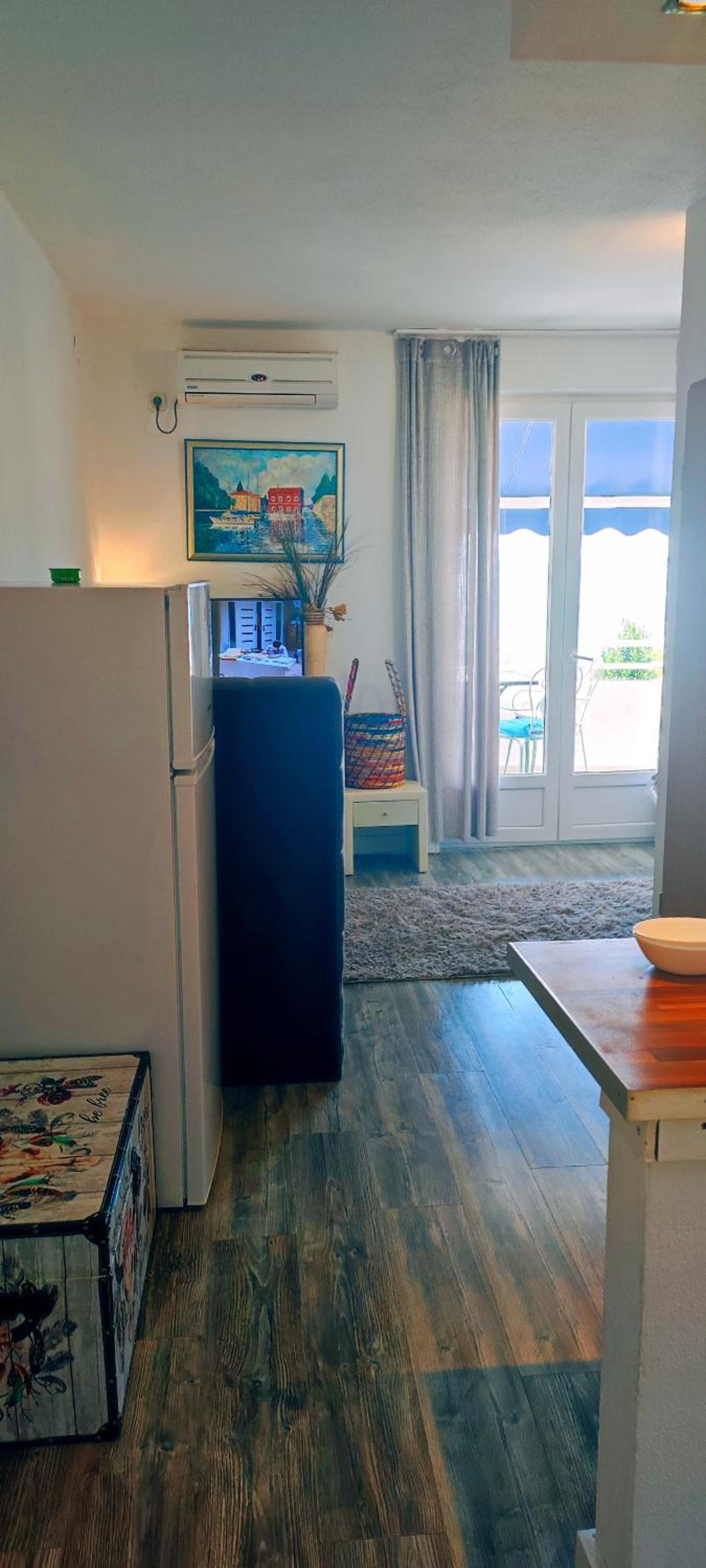 Apartment With Sea View