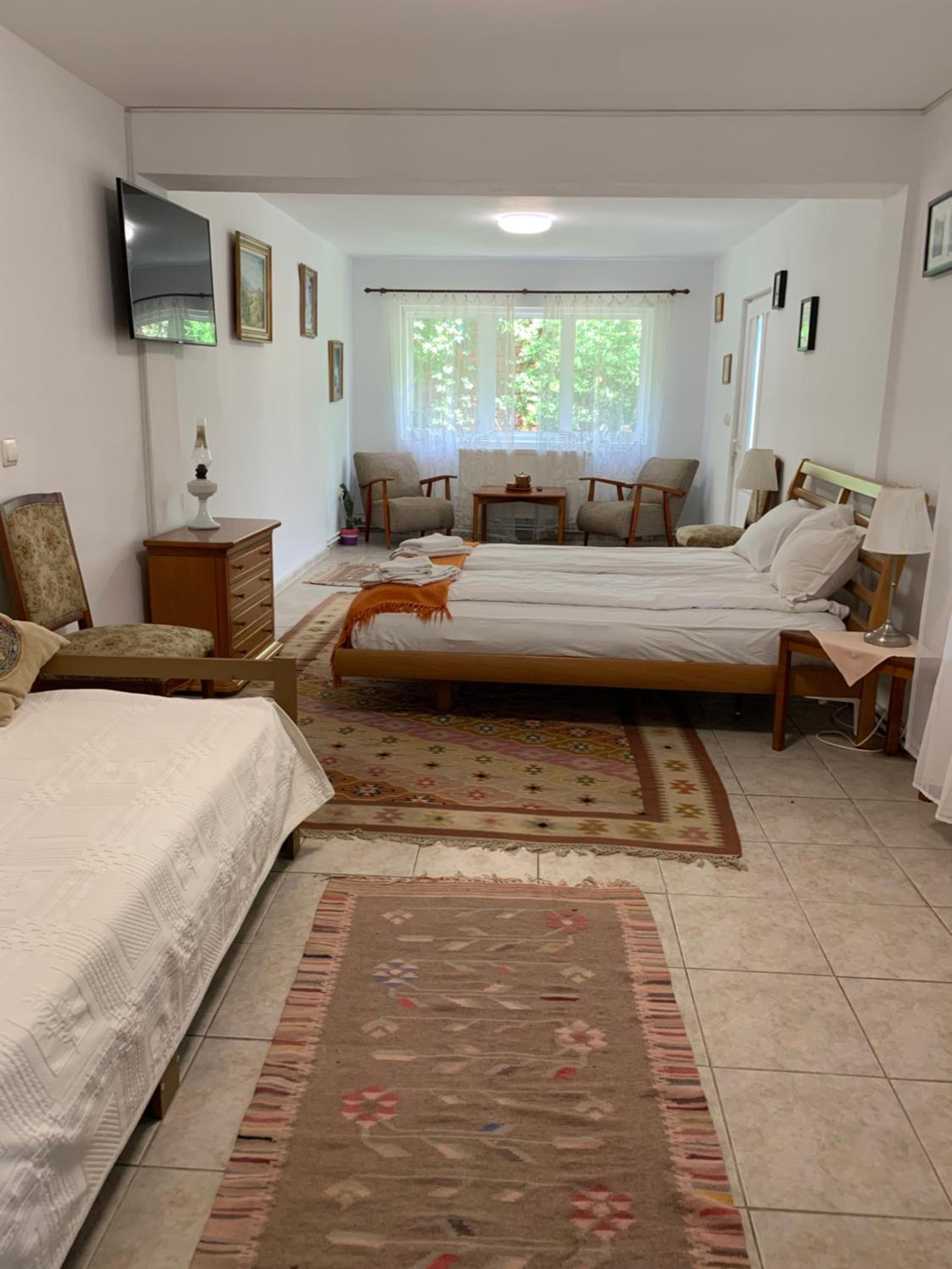 Deluxe Room (2 Adults + 1 Child) photo 3