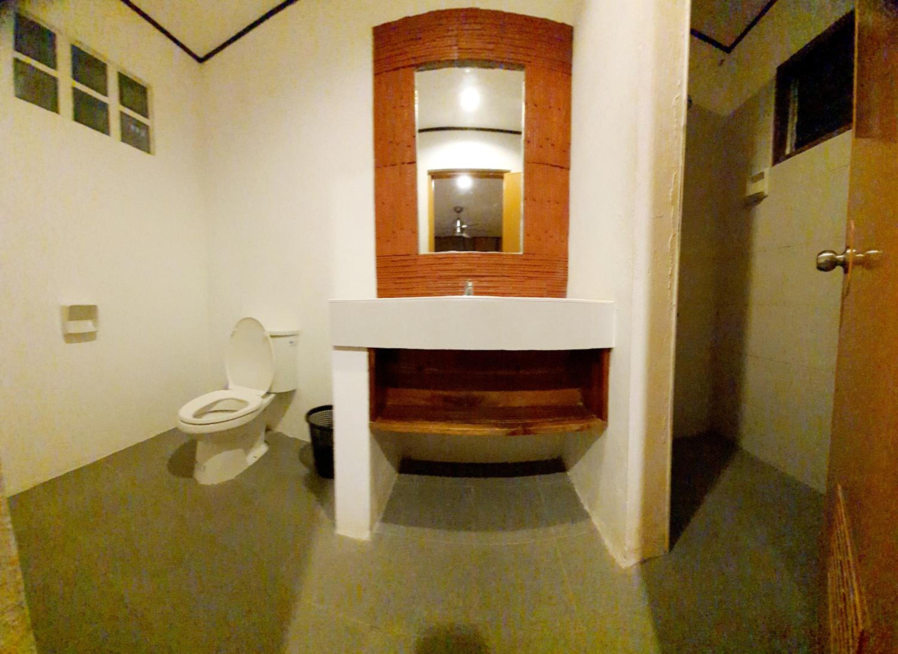 Queen Mahogany Room (Fan Room) photo 2