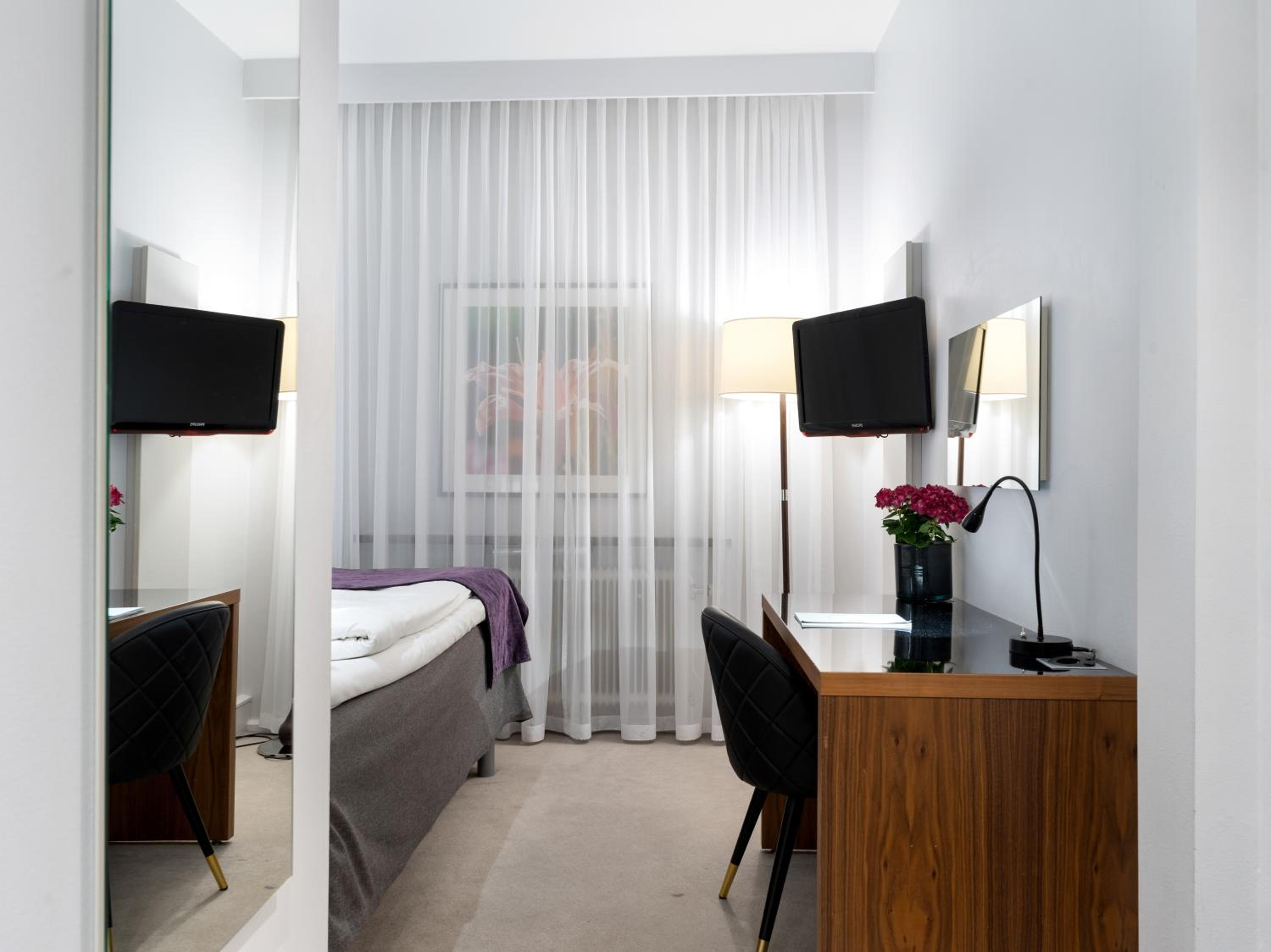 Standard Single Room (No window)