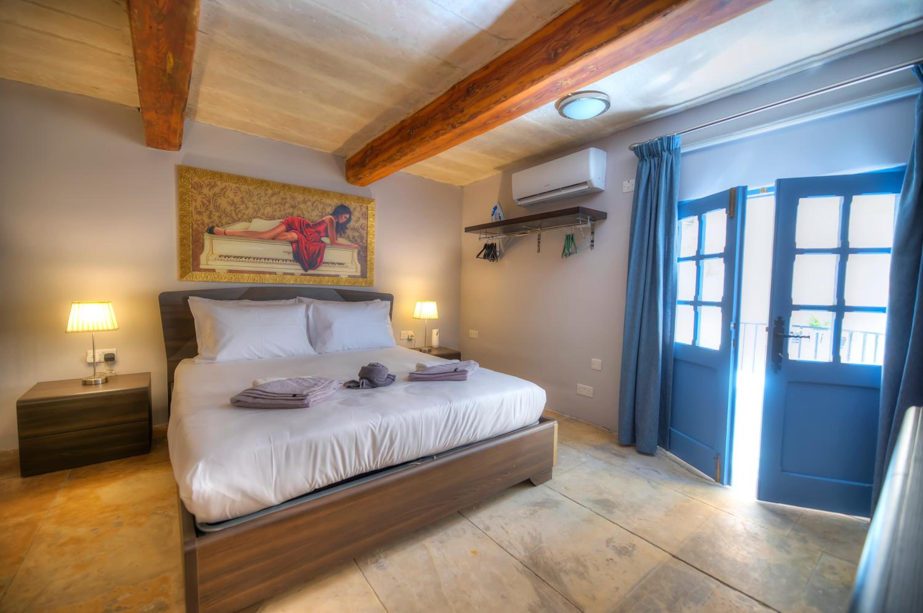 One-Bedroom House photo 1