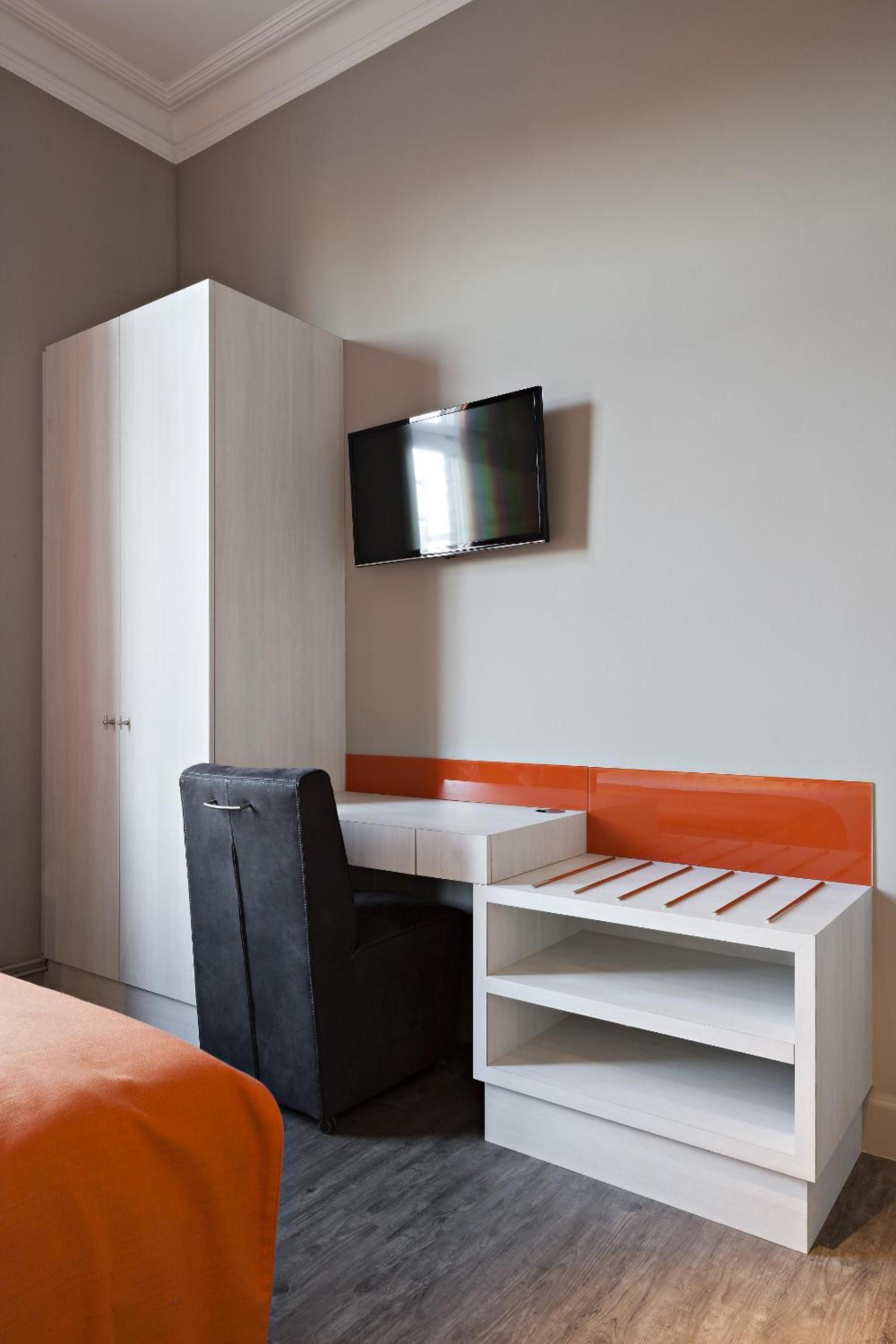 Budget Double Room (other location) - Photo 4