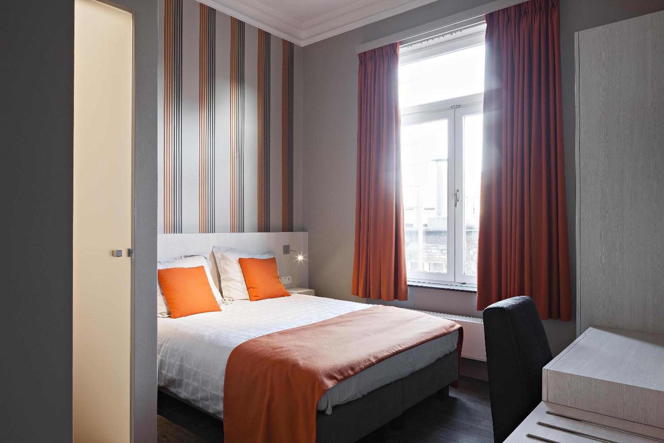 Budget Double Room (other location) - Photo 8
