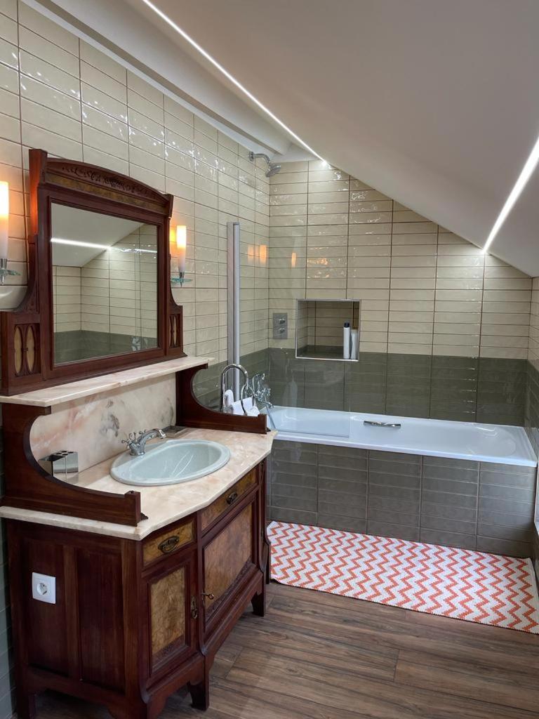 Junior Suite with Terrace - Photo 3