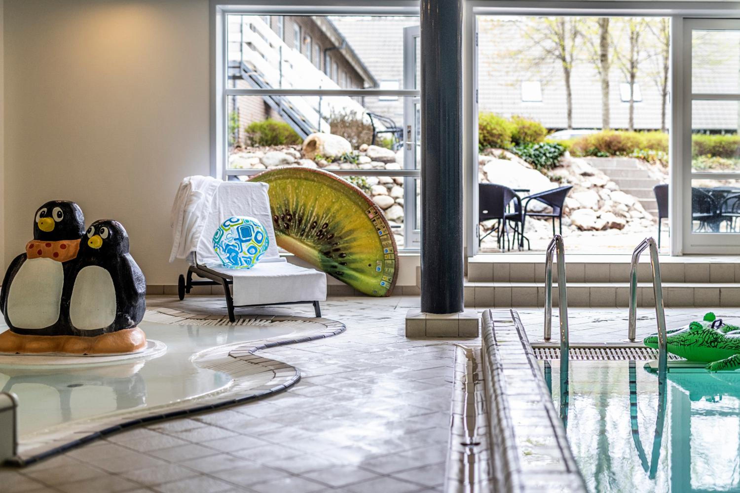 Courtyard Queen Top Floor
