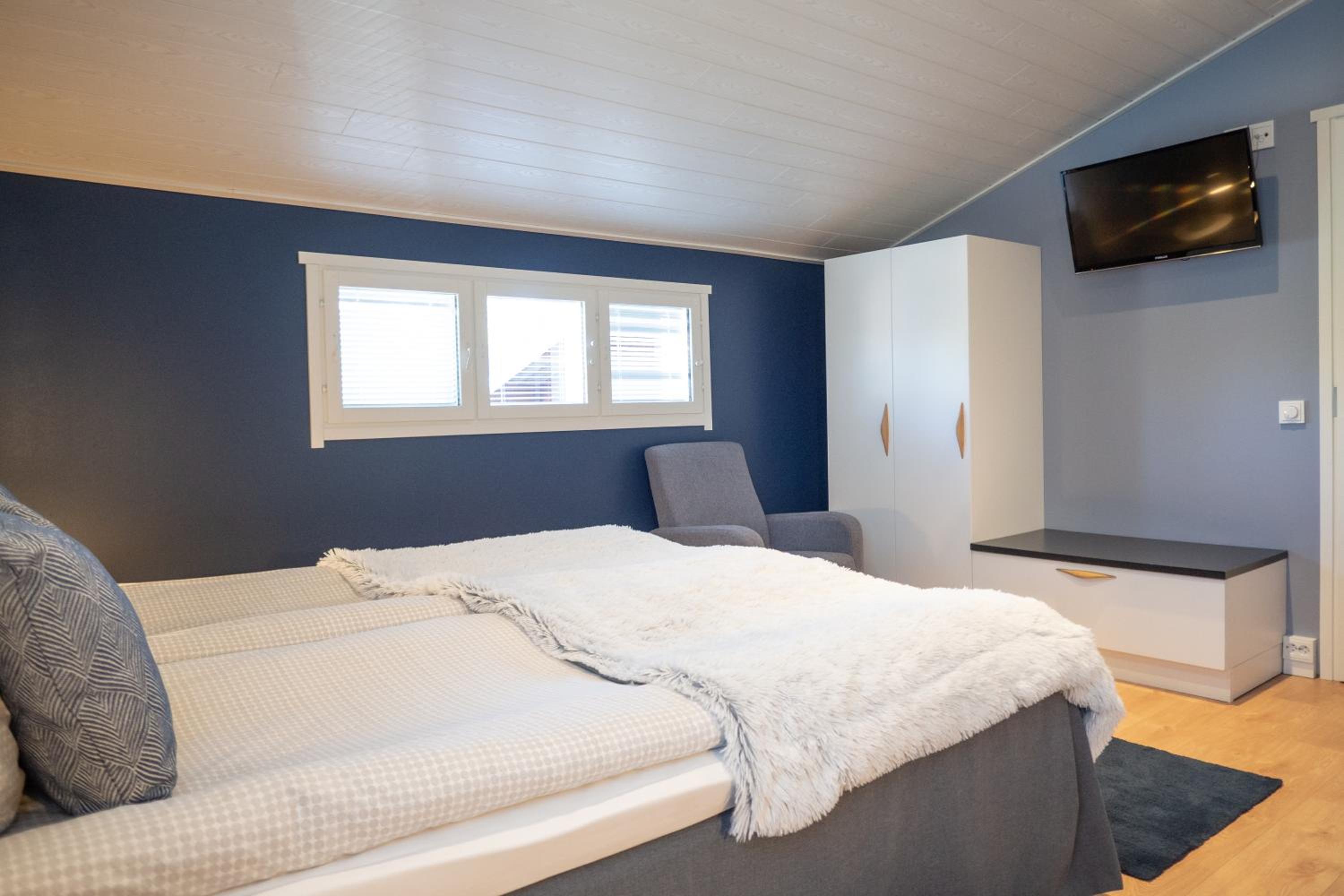 Standard Double or Twin Room - Photo 11