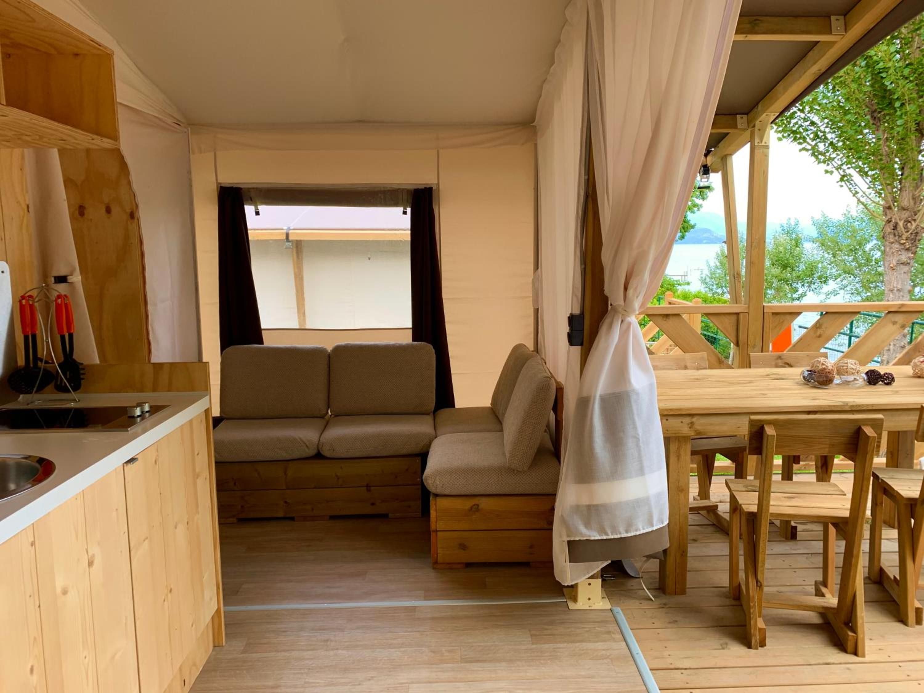 Tent with Lake View Without Air Conditioning photo 1