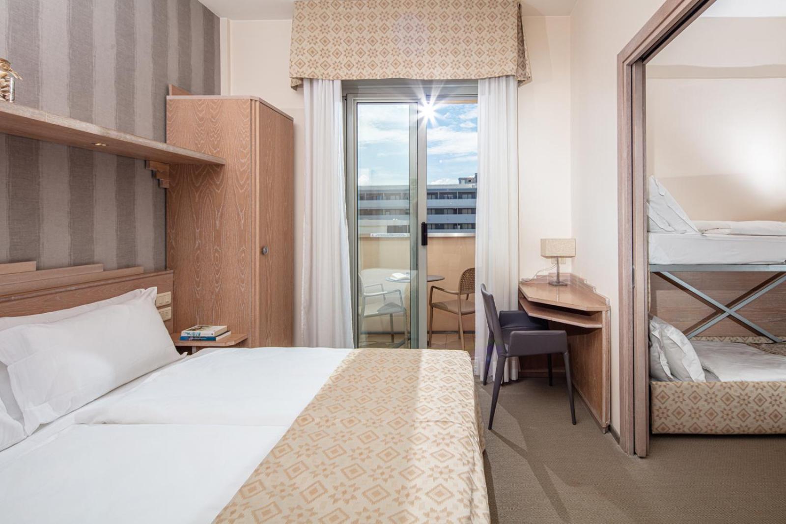 Quadruple Room - Photo 1
