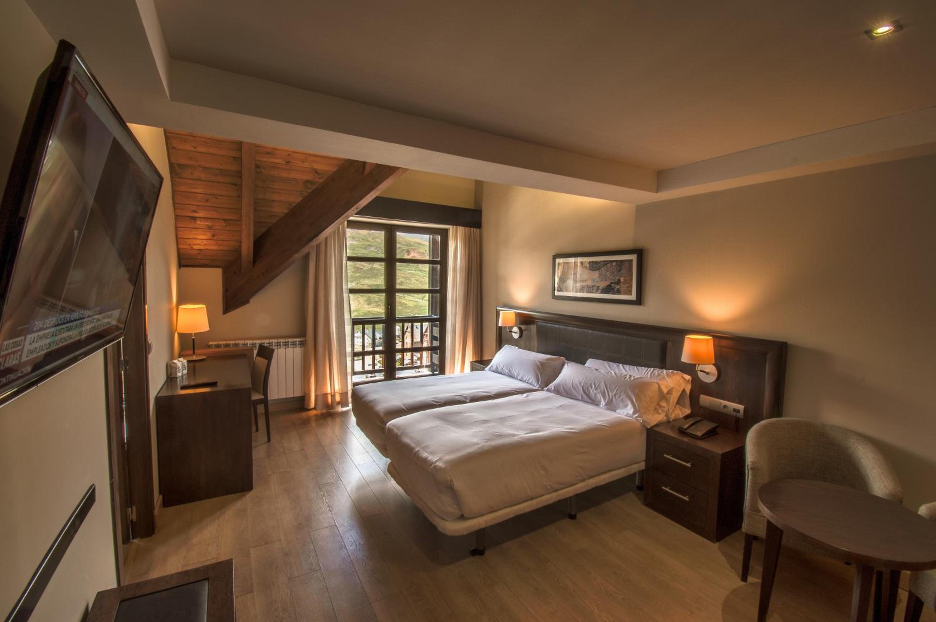 Habitación Doble o Twin Superior con Vista a la Montaña