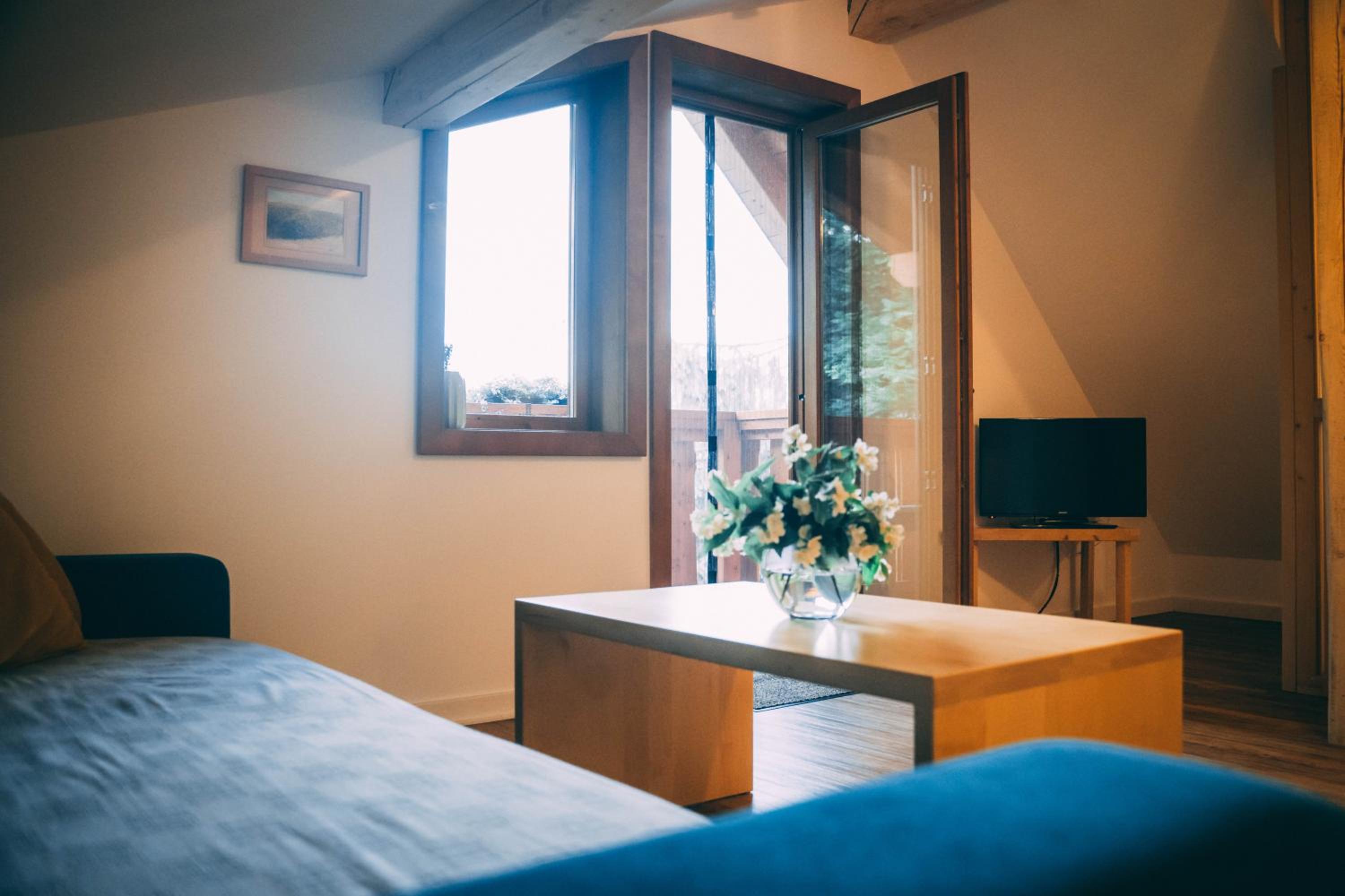 Three-Bedroom House photo 2