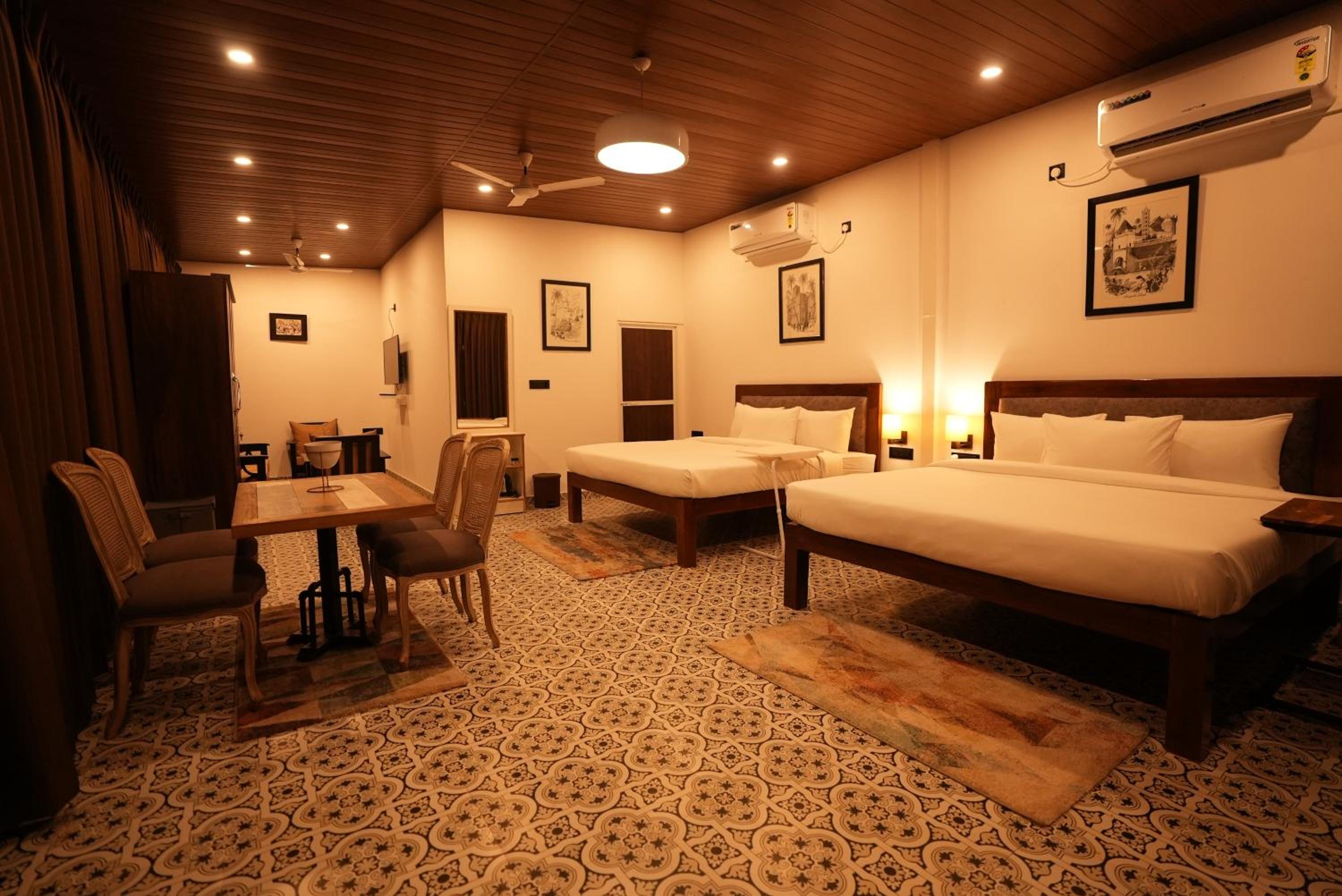 Family Suite (4 Adults) - Photo 4