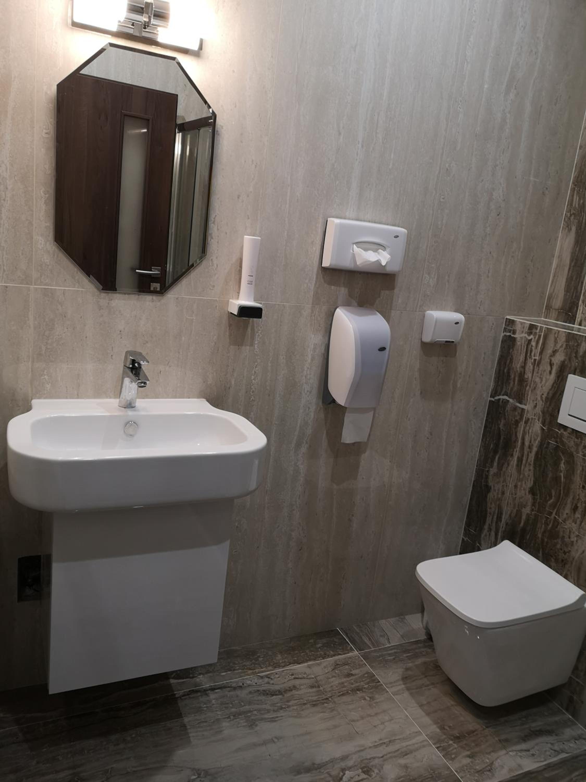 Triple Room with Lake View - Photo 2
