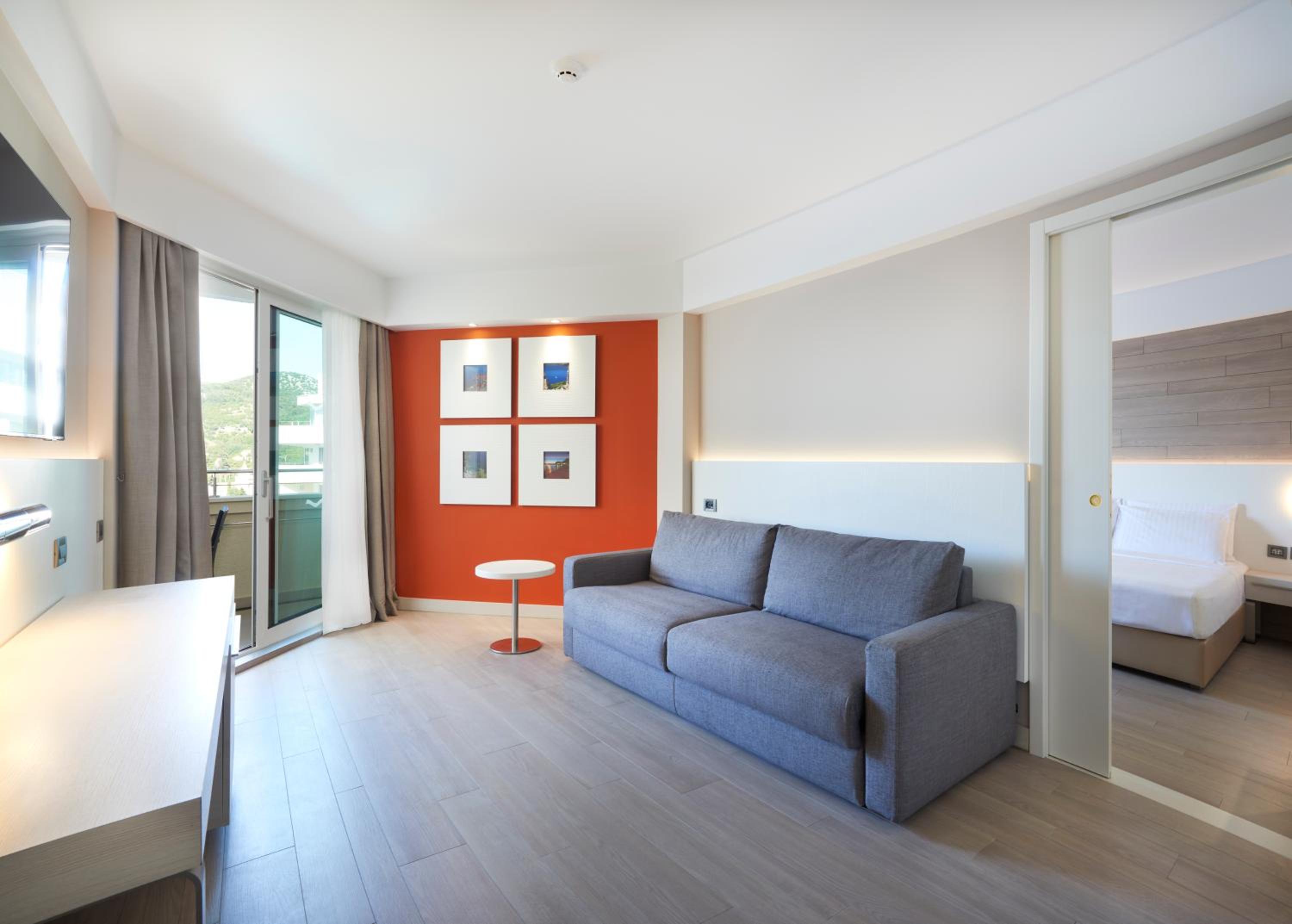 Family Suite With Side Sea View photo 2
