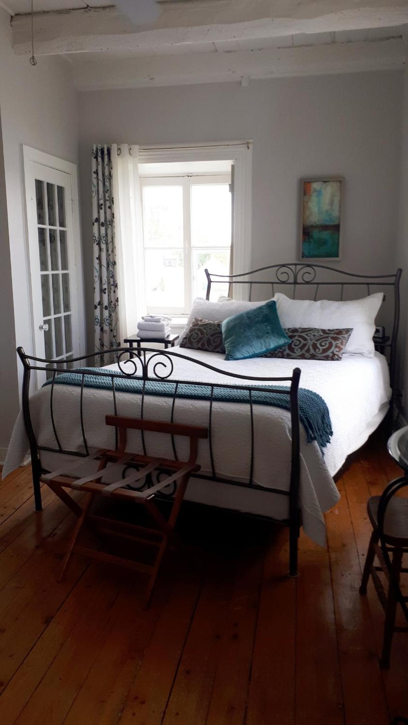 Queen Room with Balcony