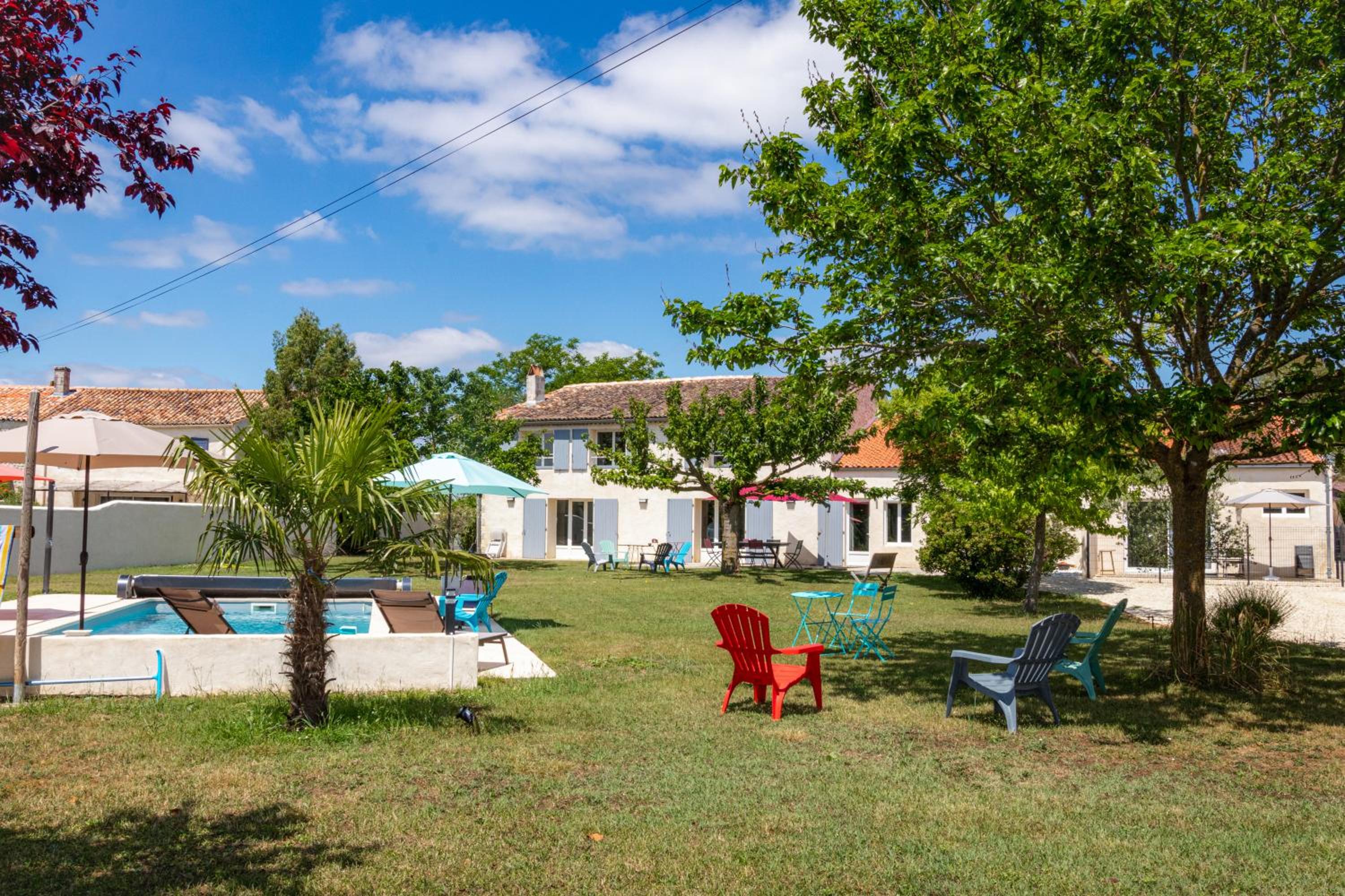 Double Room with Pool View - Photo 1