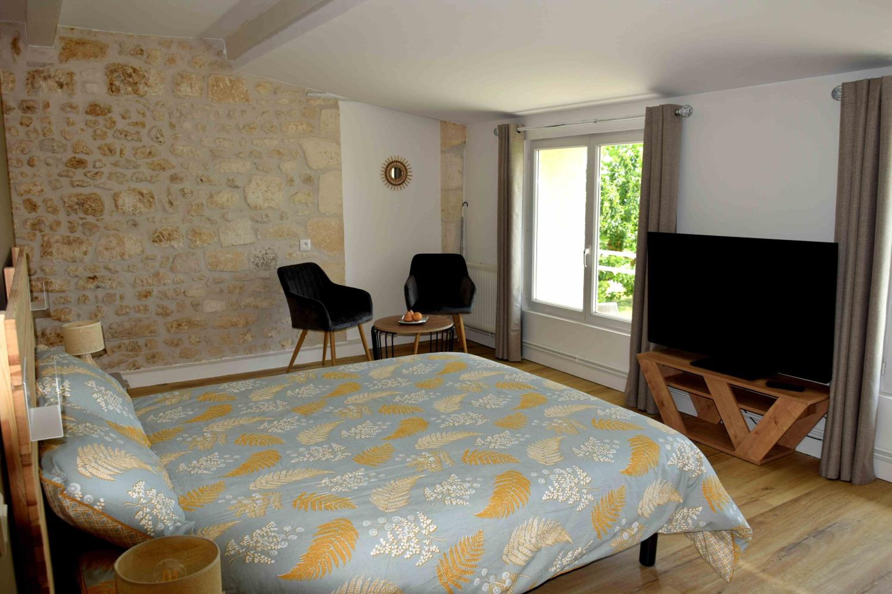 Double Room with Pool View - Photo 6