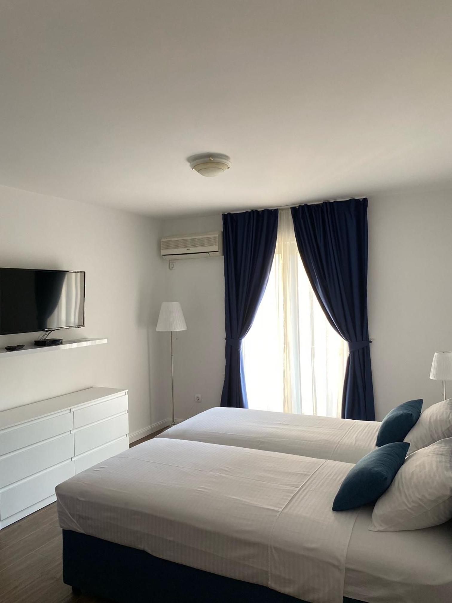 One Bedroom Apartment with Terrace and City View photo 2