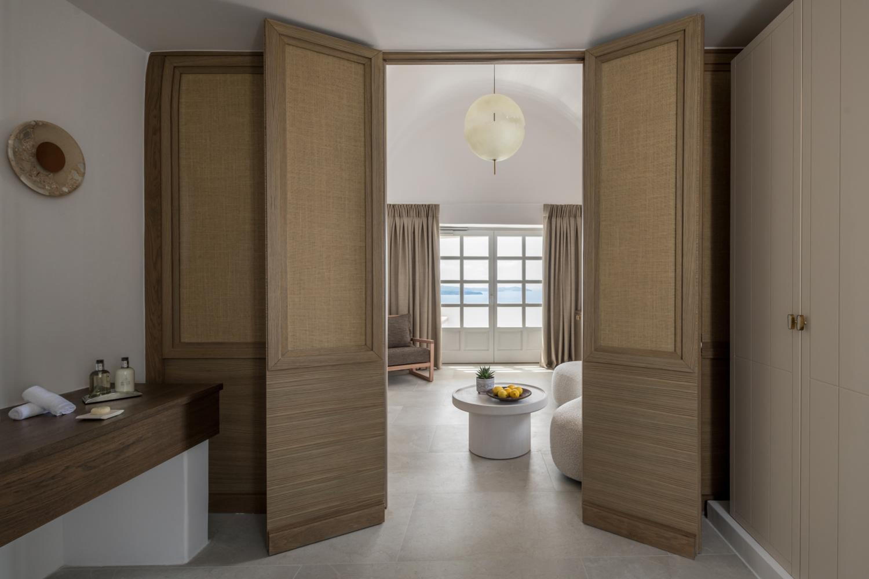 Executive Suite - Photo 4