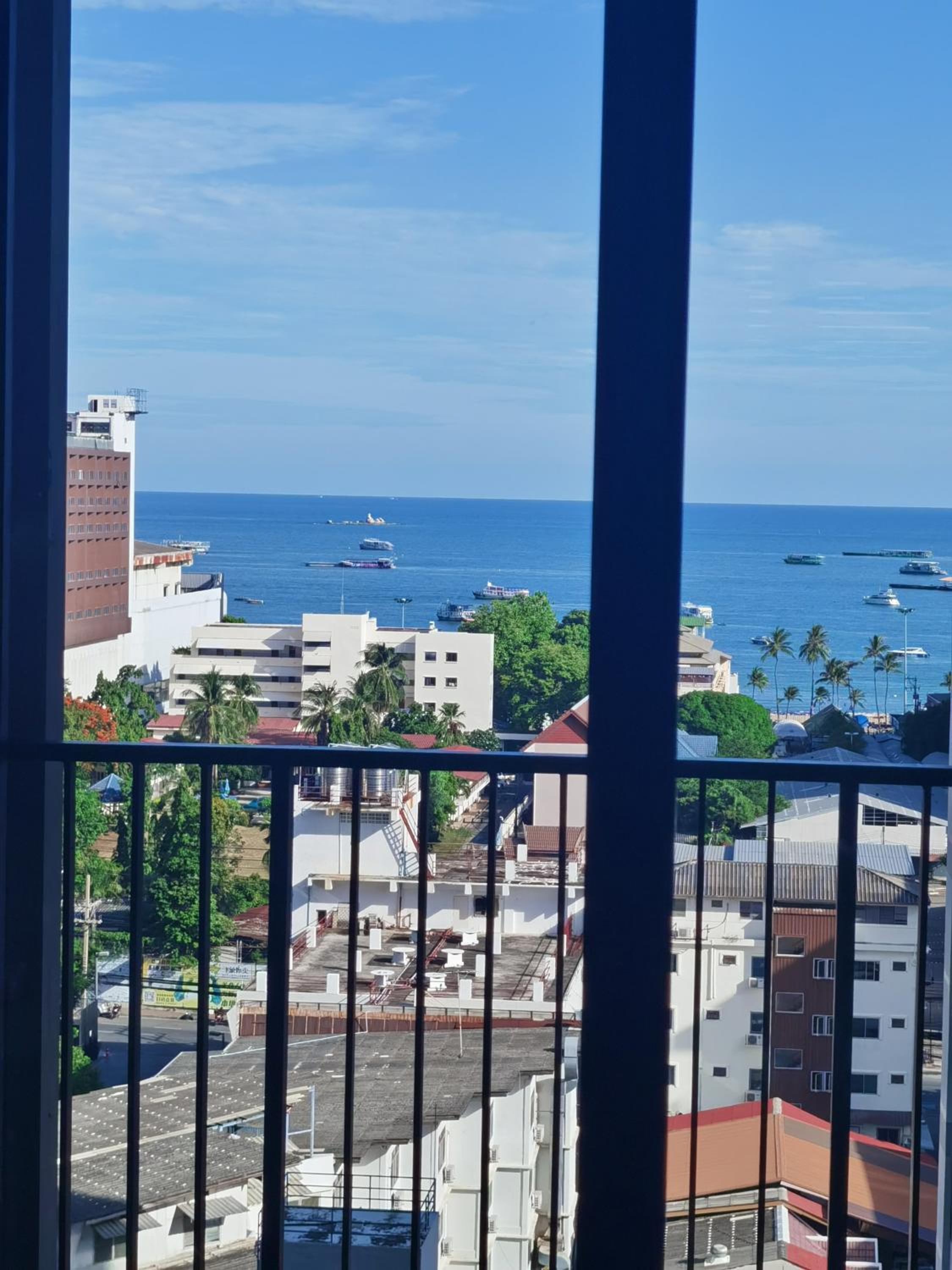 Two-Bedroom Apartment with Balcony and Sea View - Photo 64