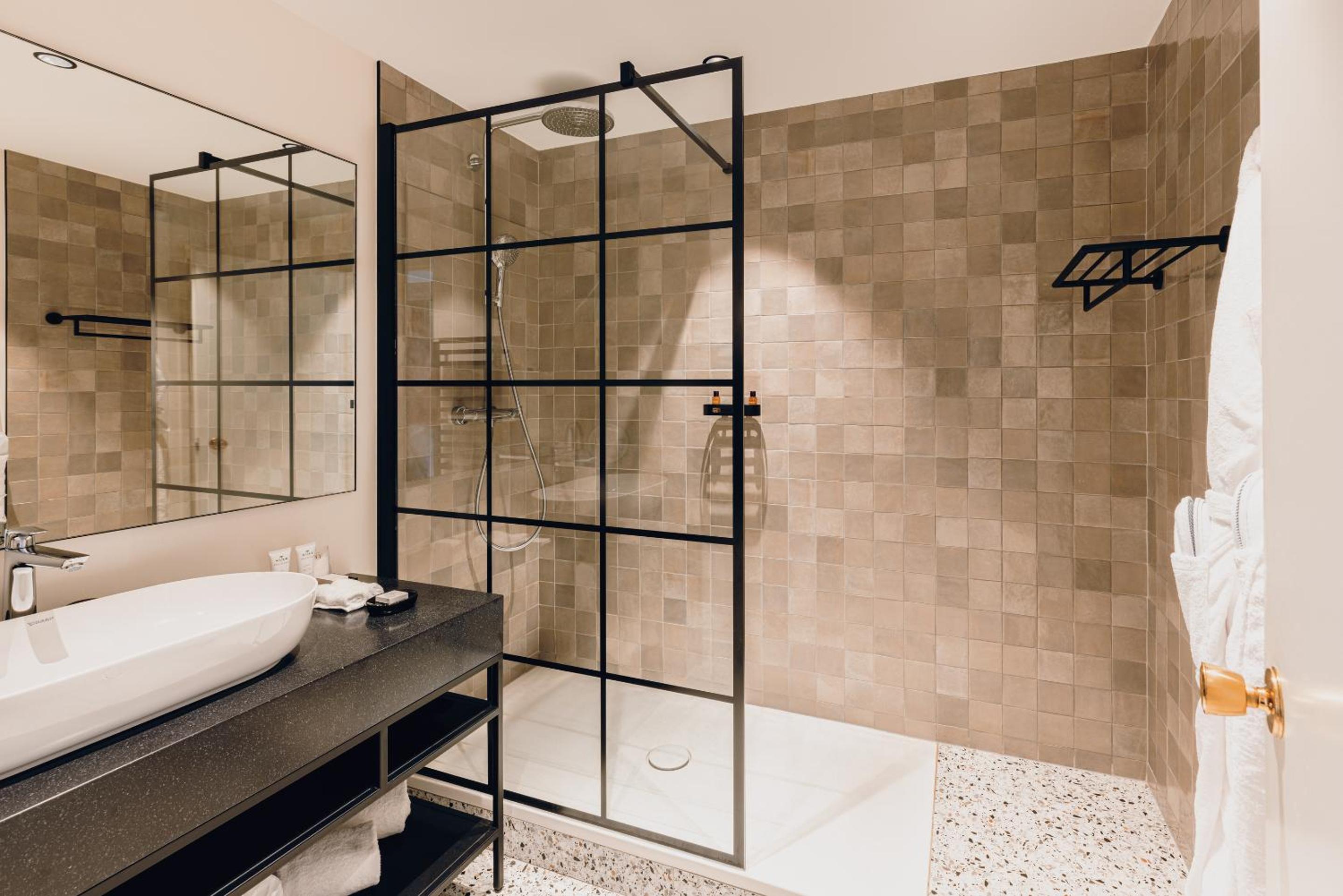 Comfort Room photo 2