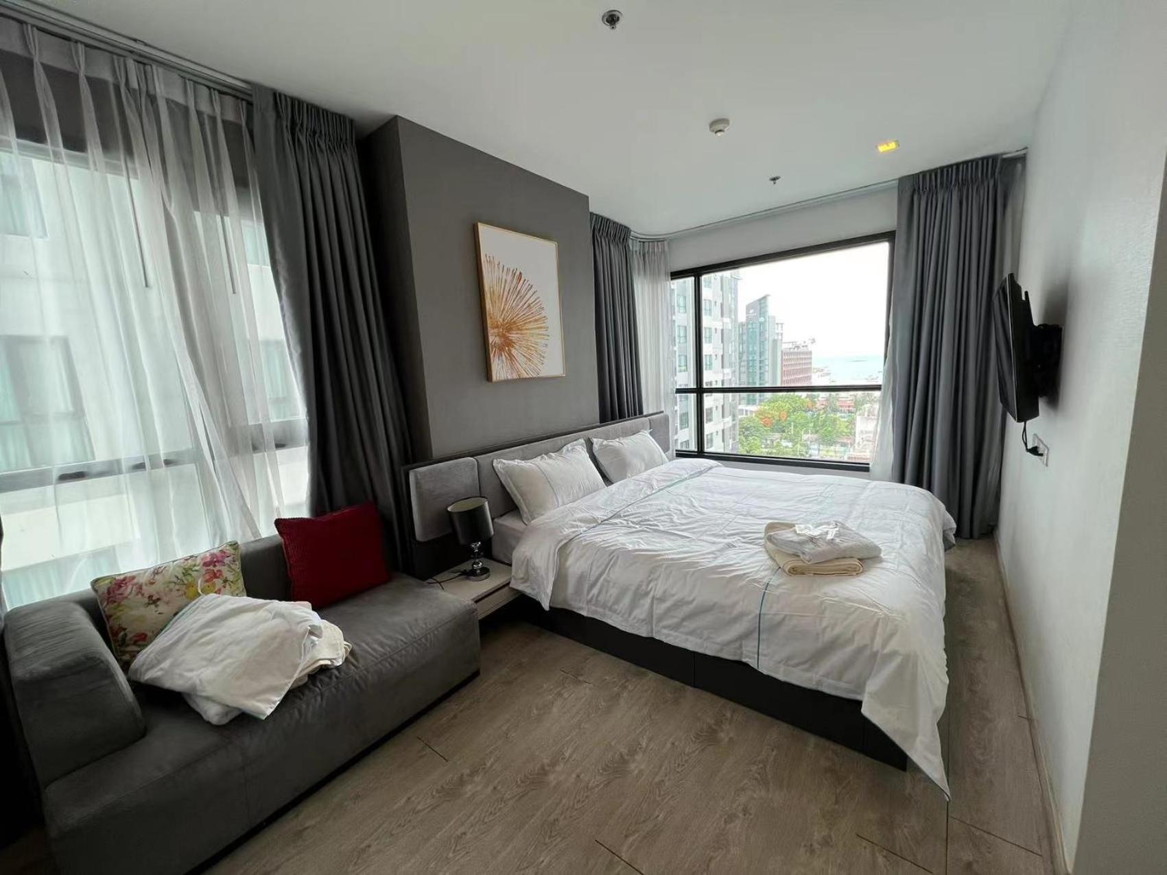 Two-Bedroom Apartment with Balcony and Sea View - Photo 6