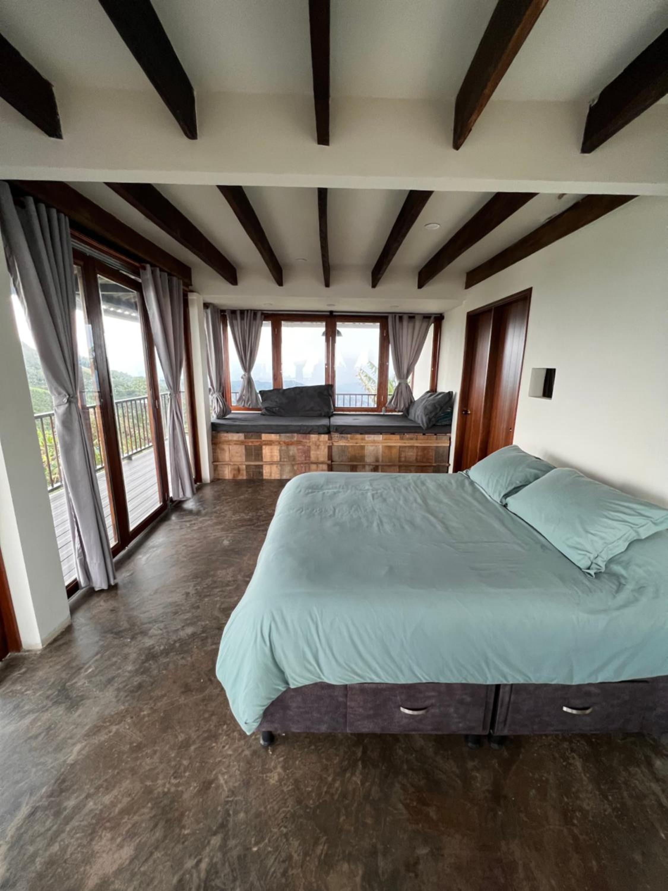 Queen Room with Balcony photo 3