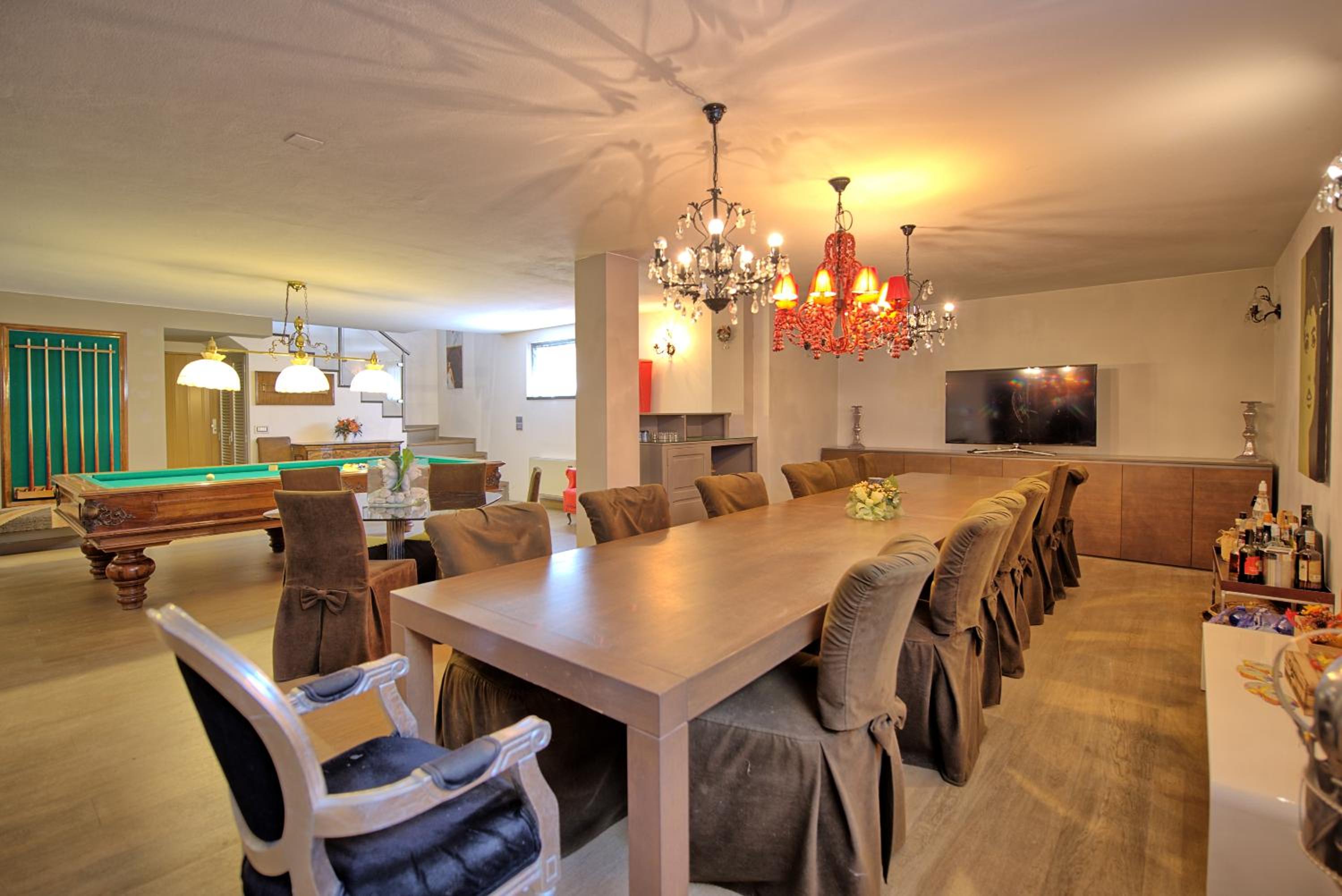 Villa photo 2