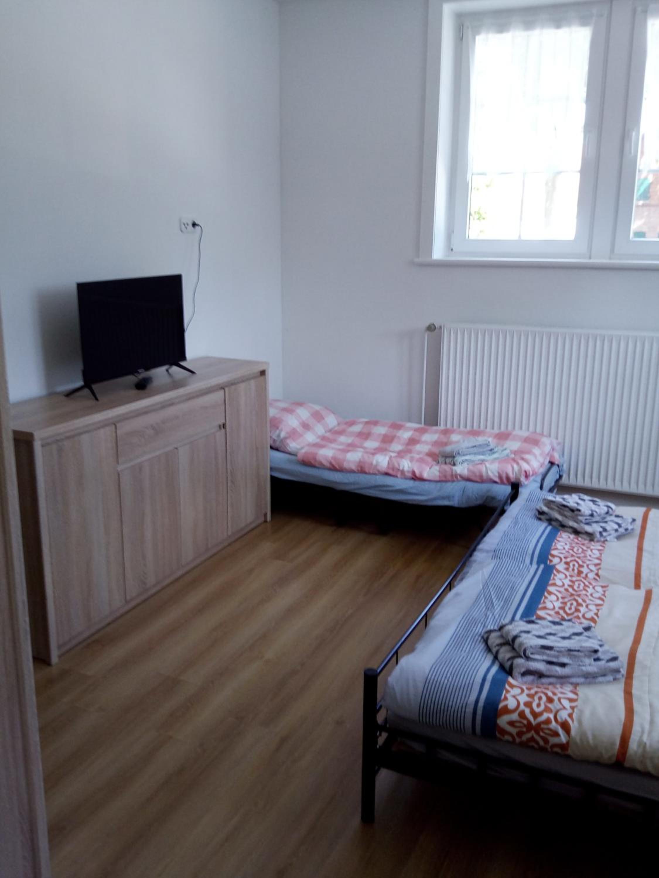 Large Double Room - Photo 39
