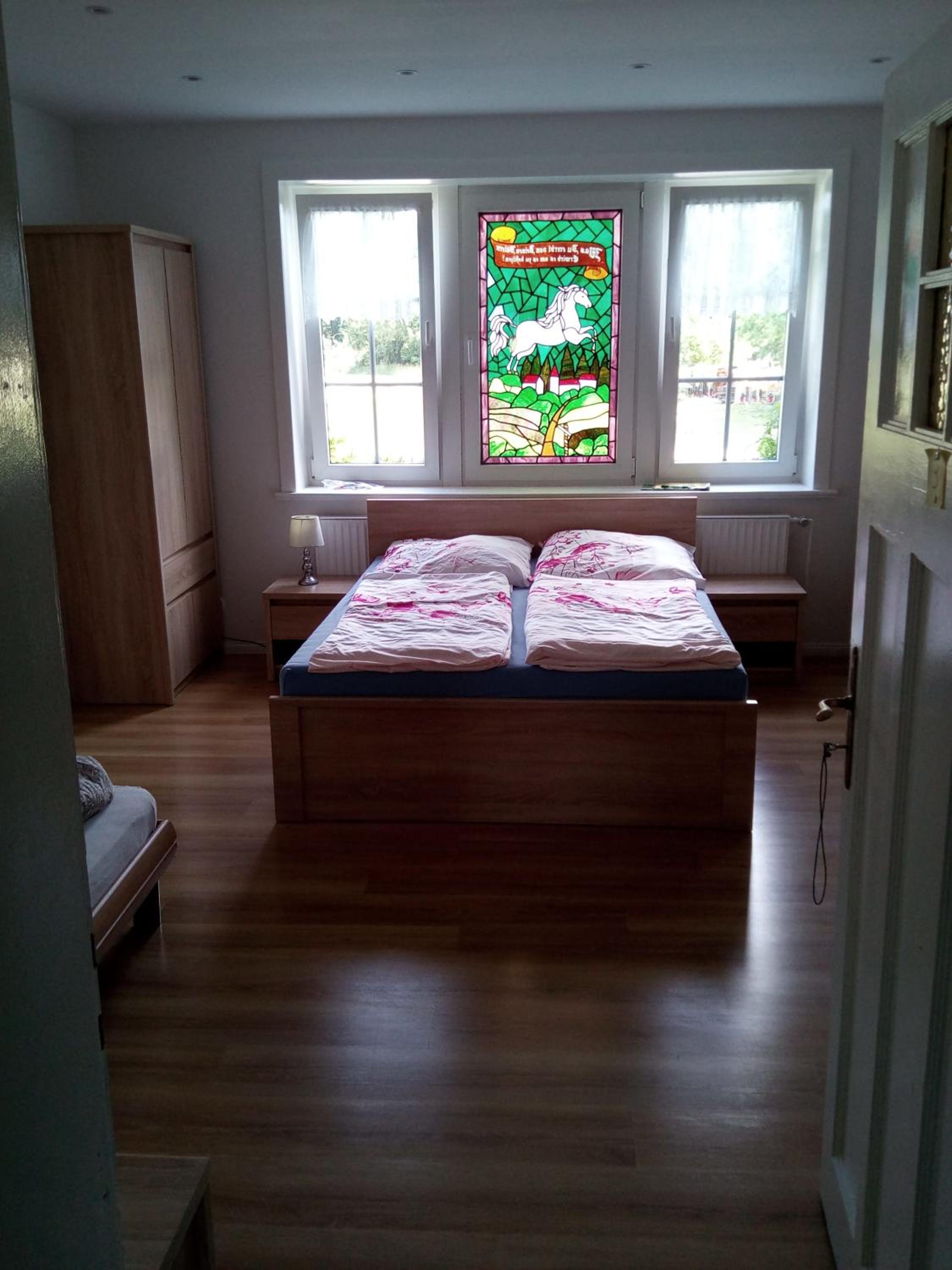 Large Double Room - Photo 6