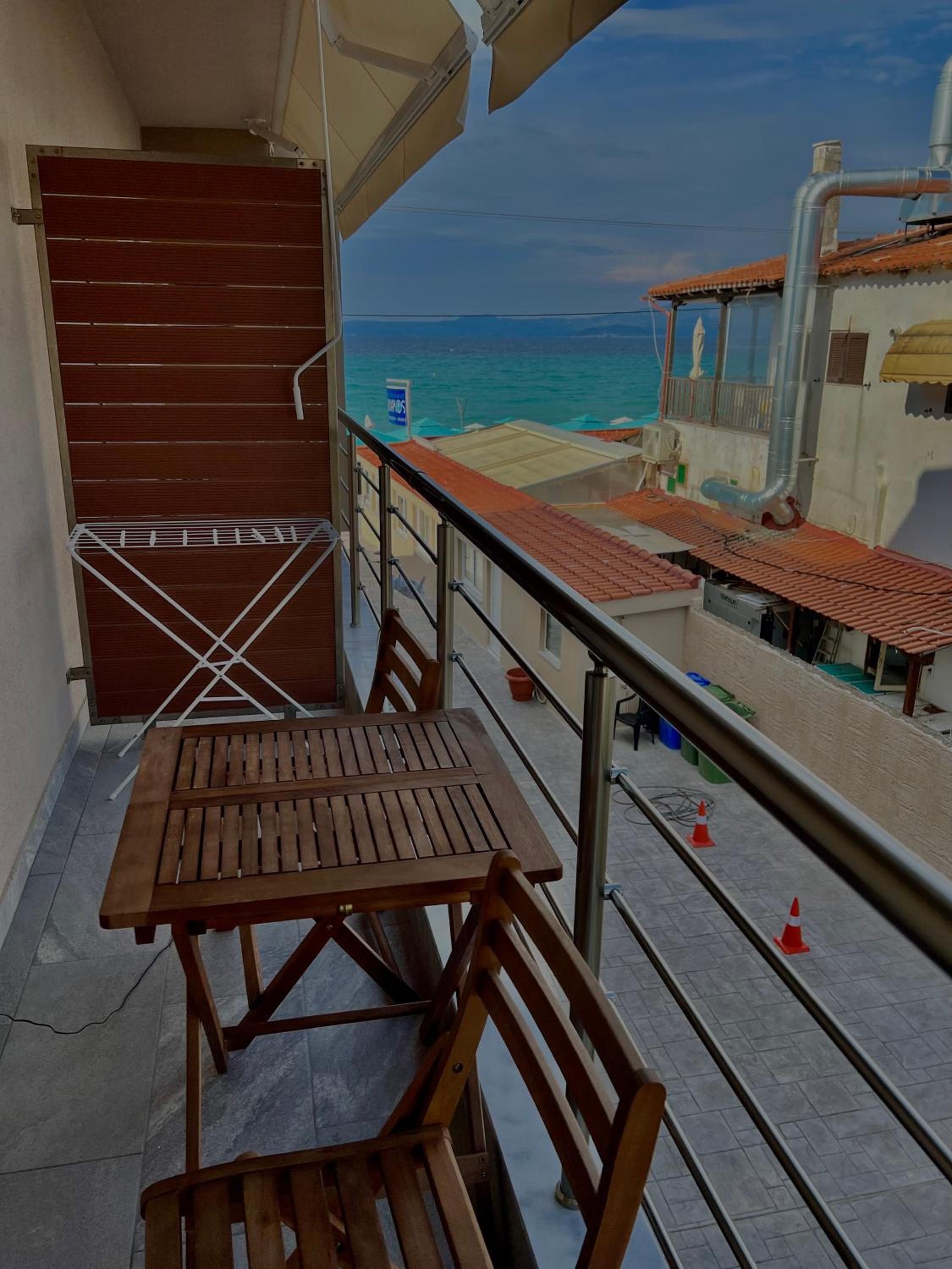 Family Room with Side Sea View photo 2
