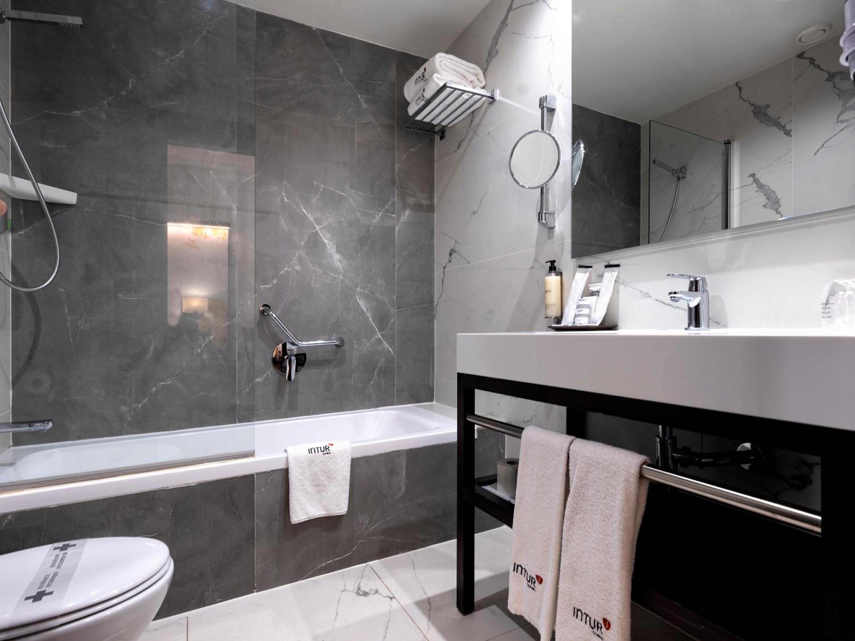 Standard Double Room - Photo 10