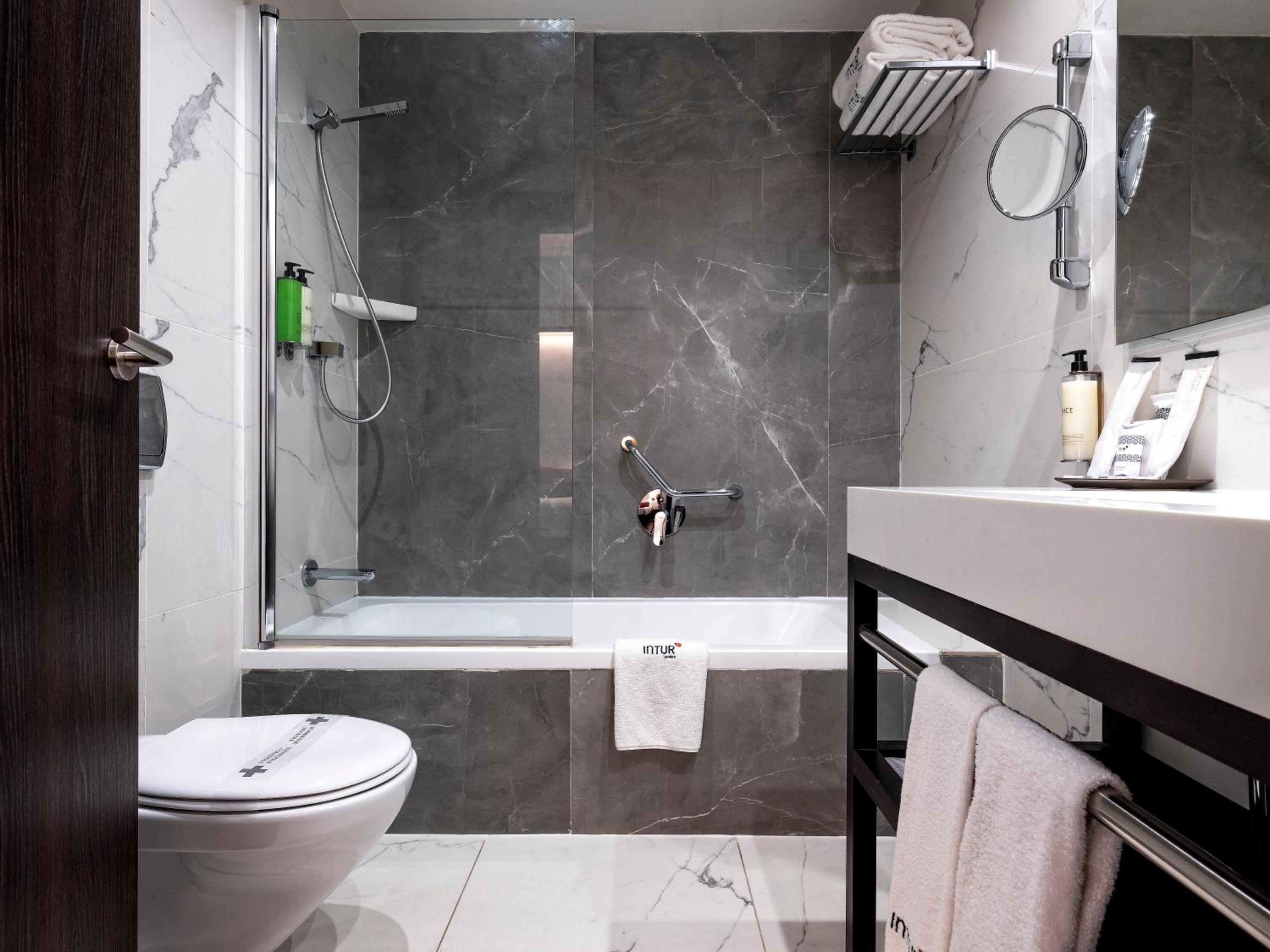 Standard Double Room - Photo 9