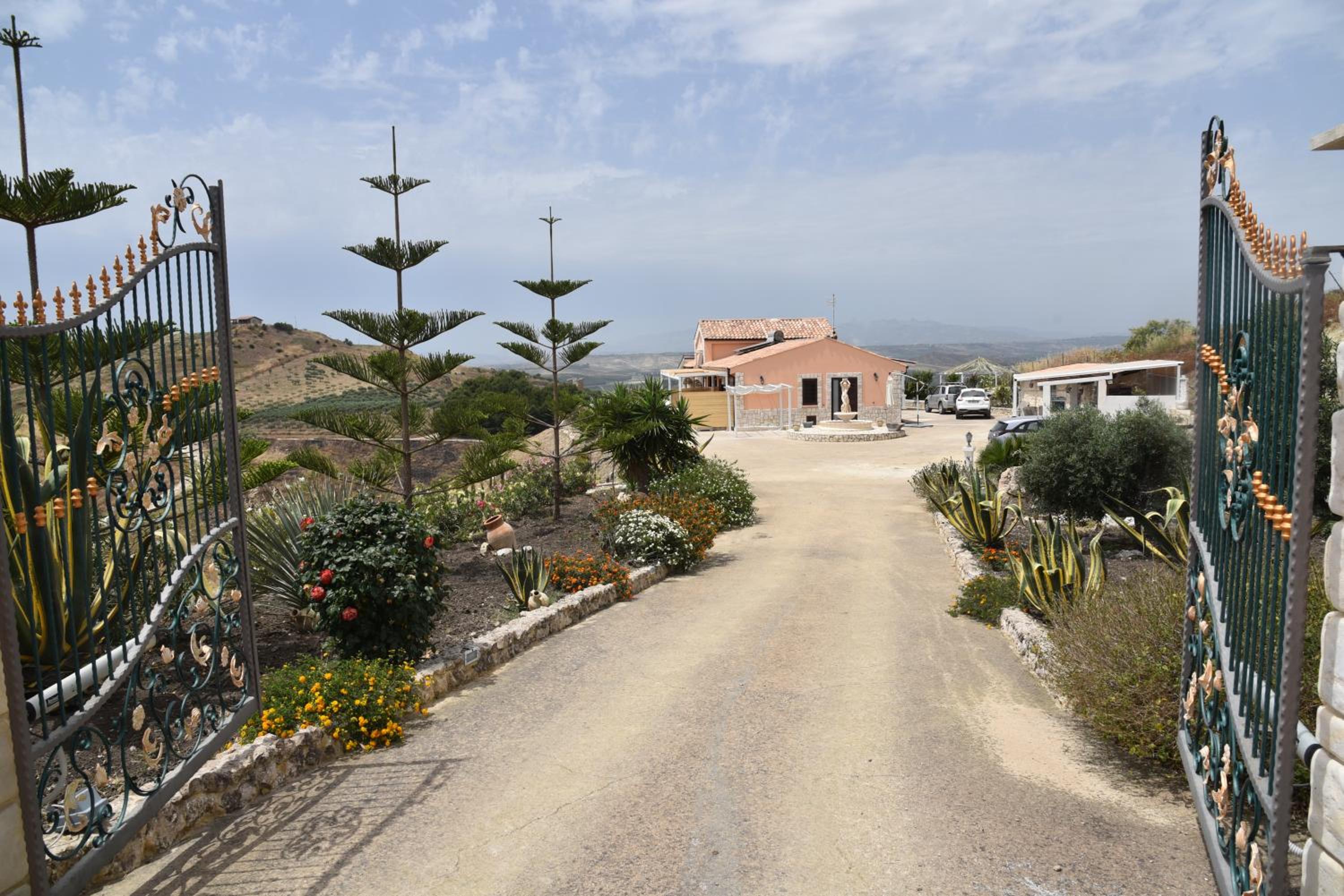 Deluxe Studio with Sea View  photo 2